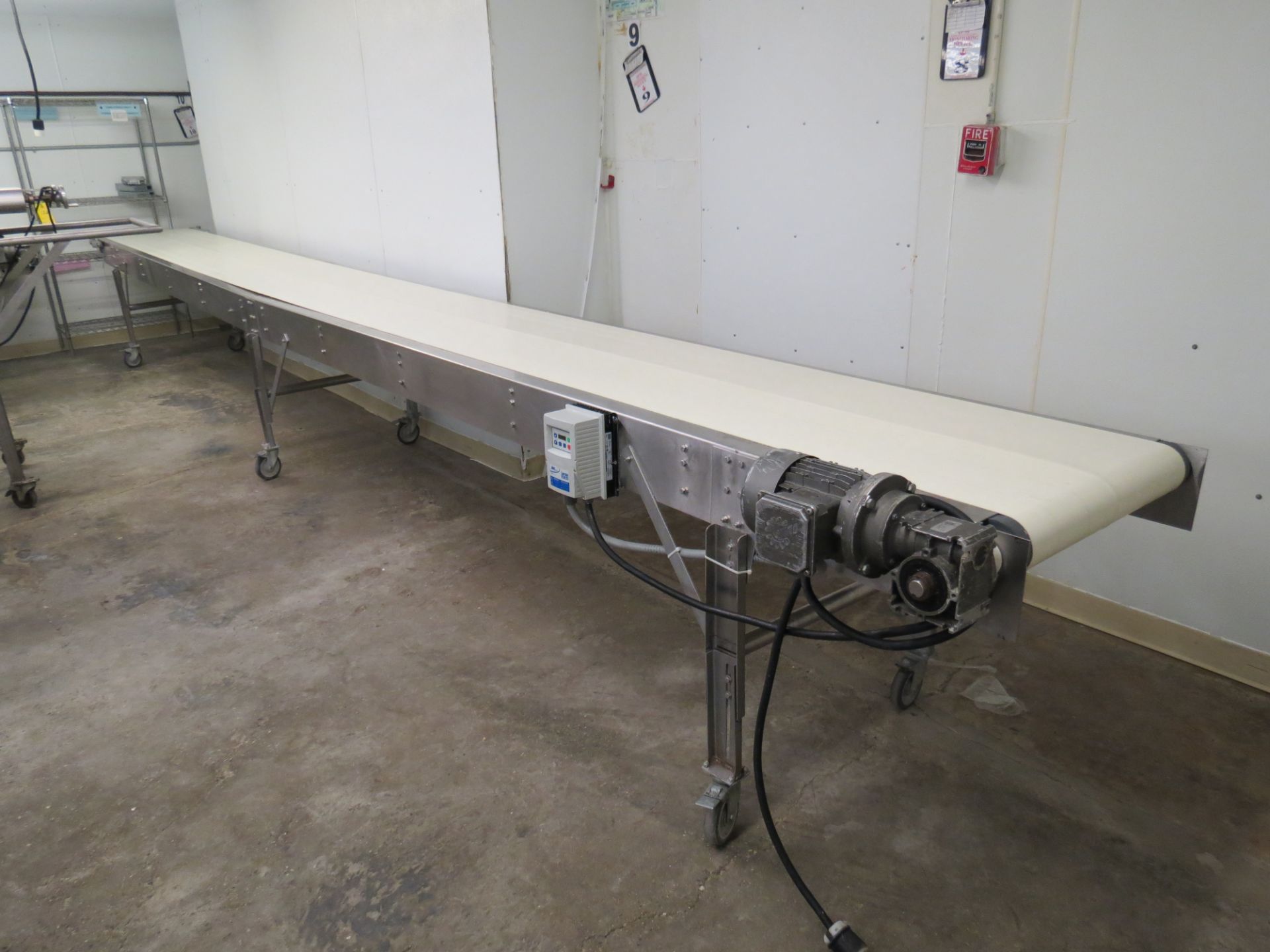 TRANS AUTOMATION TECHNOLOGIES POWER CONVEYOR WITH 2' X 24' BELT, SN: TAT1686-1