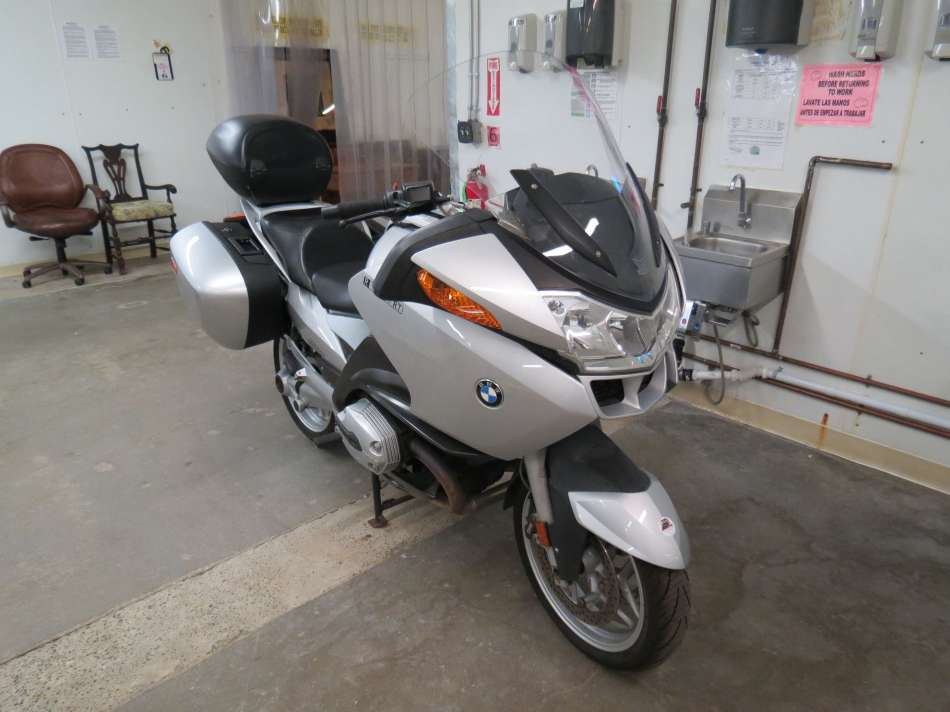 2007 BMW R1200RT MOTORCYCLE, MILEAGE 33,133, VIN: W810388007ZT10162, LIC: 18E3032. - Image 4 of 11