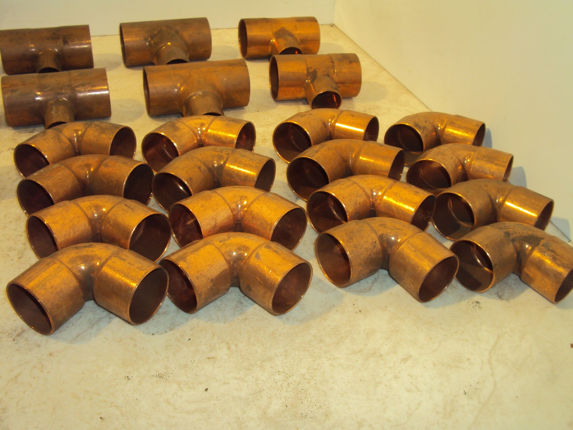 1-1/2" TEES & 1-1/4" ELBOW COPPER FITTINGS - Image 4 of 4