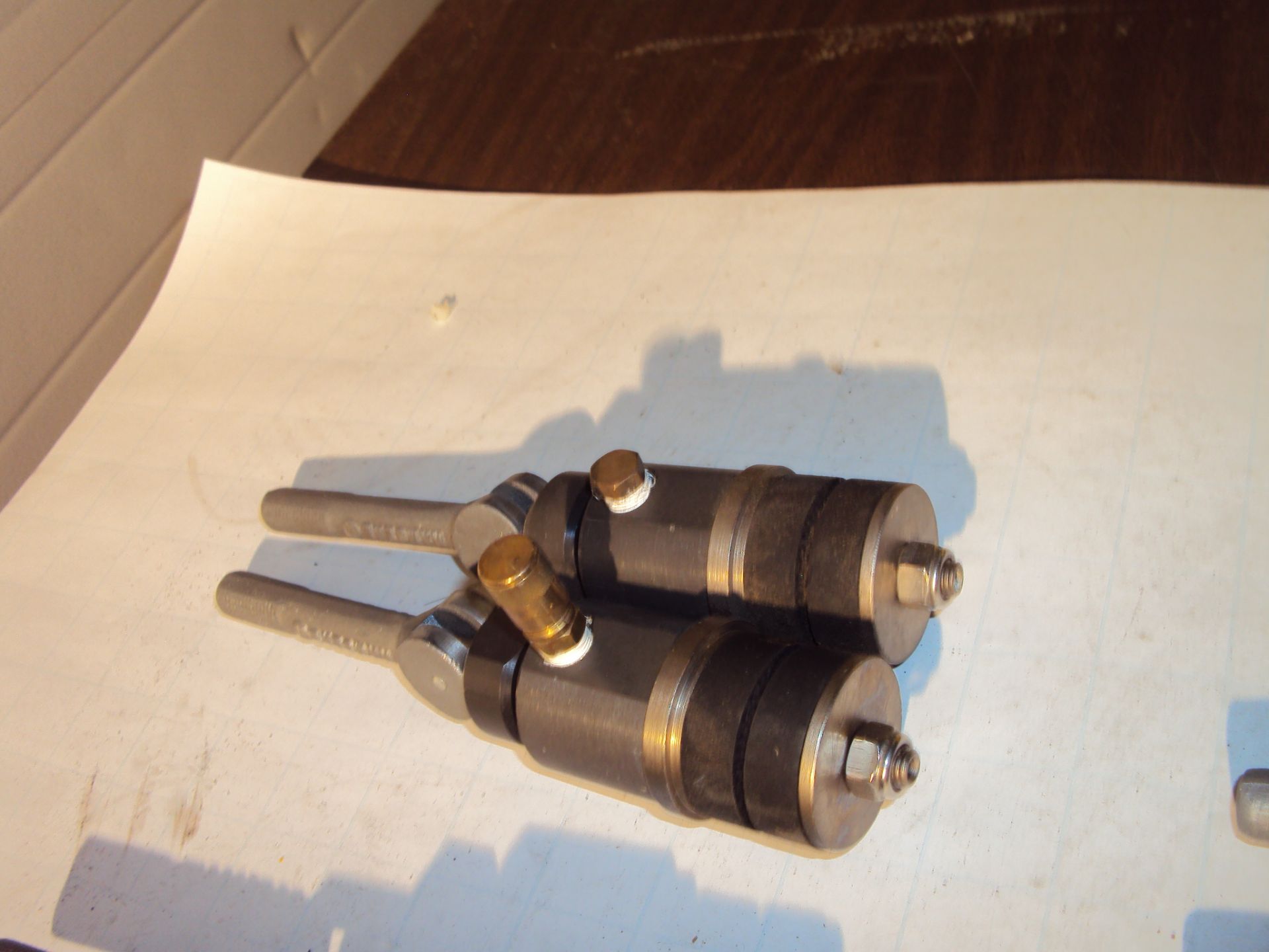 (17) Assorted Toggle Arm w/ Quick Exhaust Radiator Plugs - Image 2 of 6