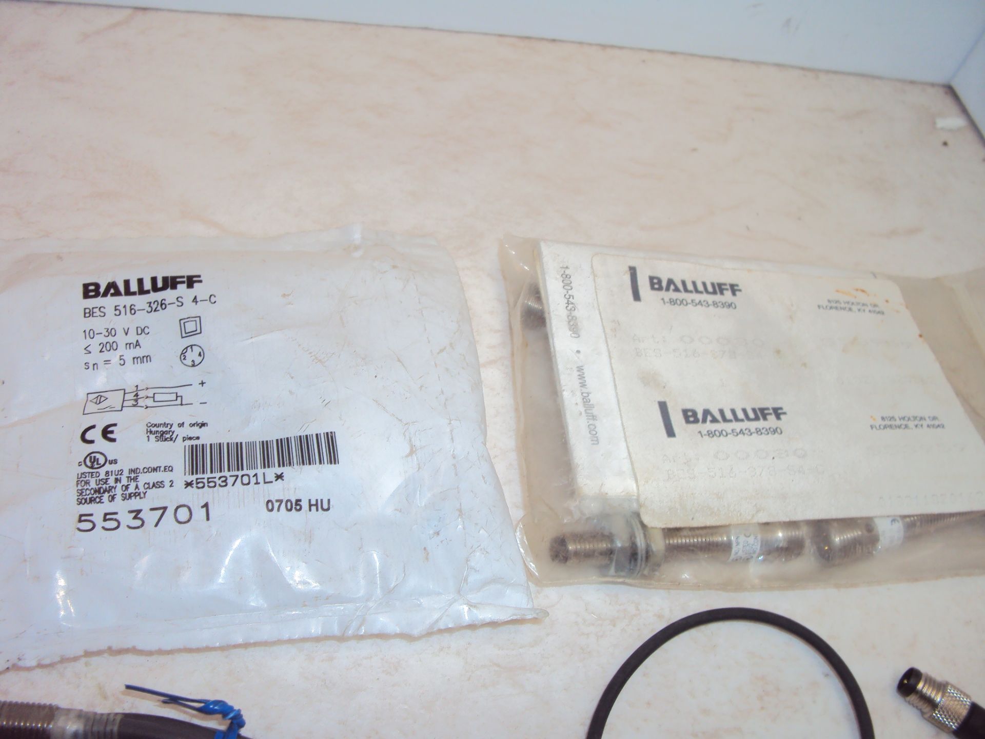 (14) Assorted Proximity Sensors Turck Omron Balluff - Image 2 of 7