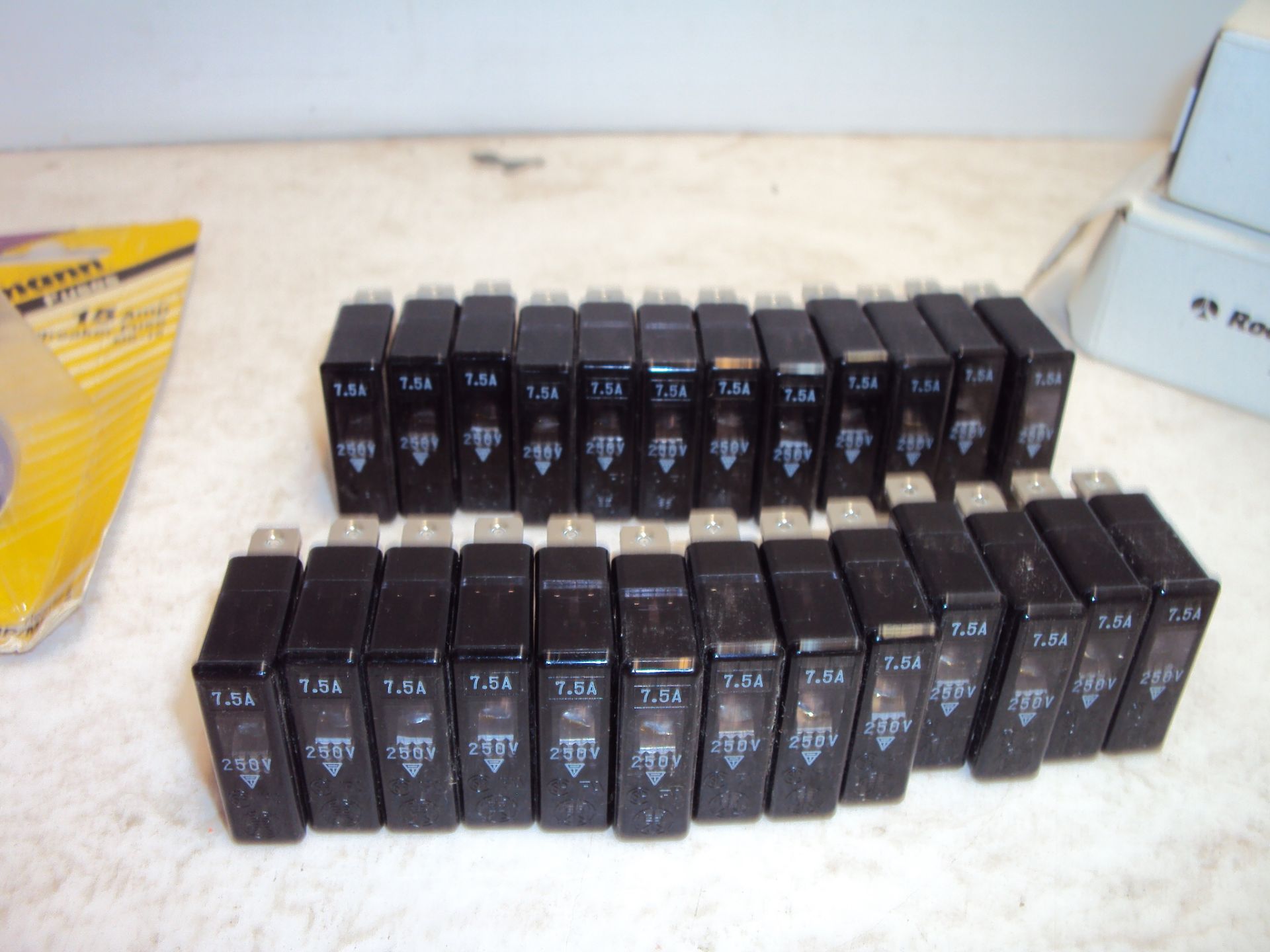 Fuses - Image 5 of 6