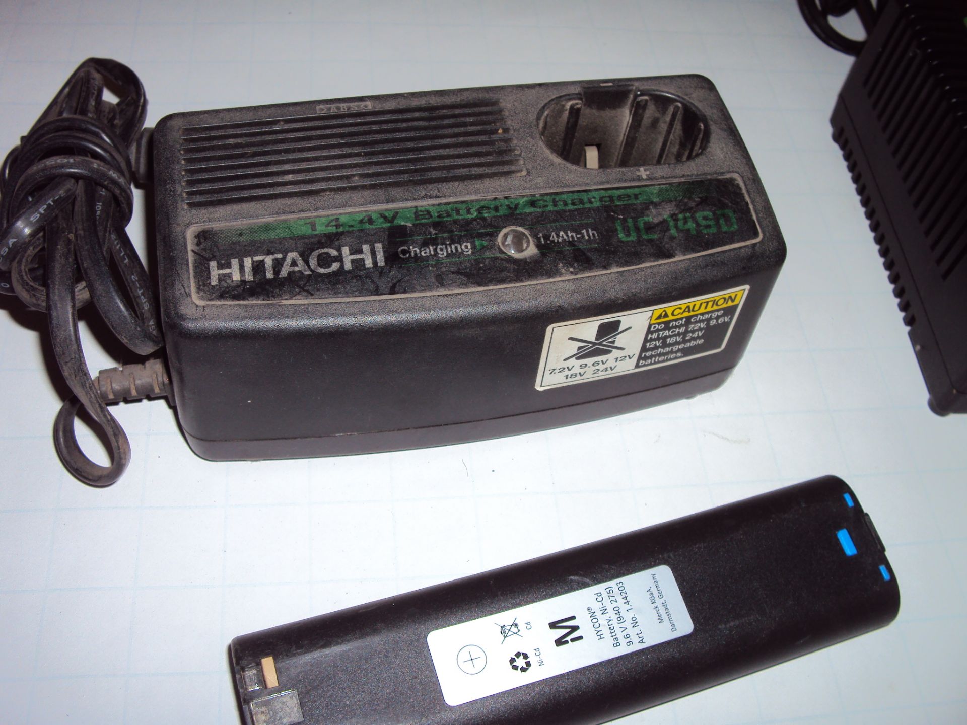 Hitachi UC1490 & Akku Power L2001 14.4V Battery Chargers w/ Batteries - Image 2 of 6