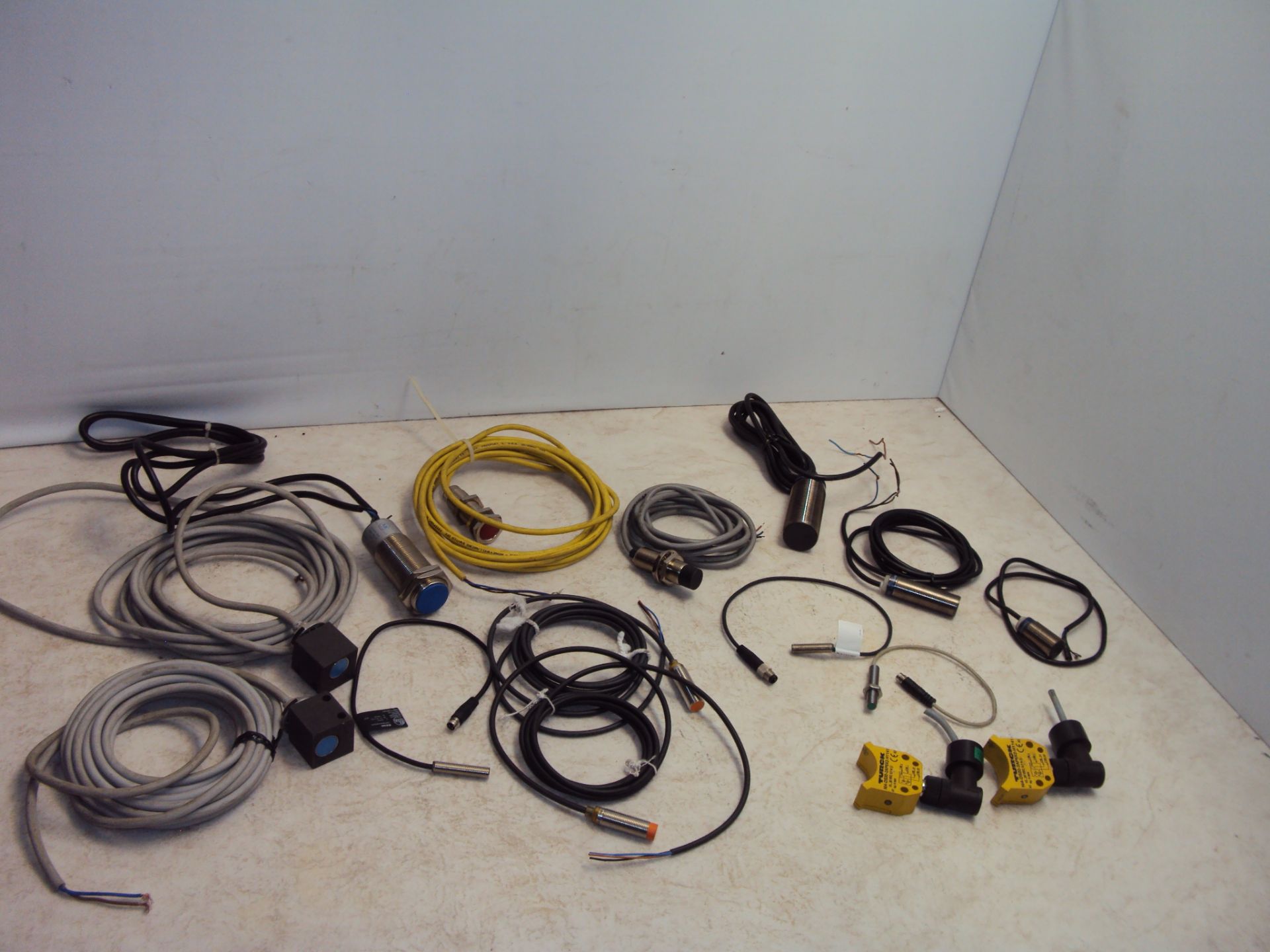 (13) Assorted Proximity Sensors Allen Bradley Turck IFM Telemecanique