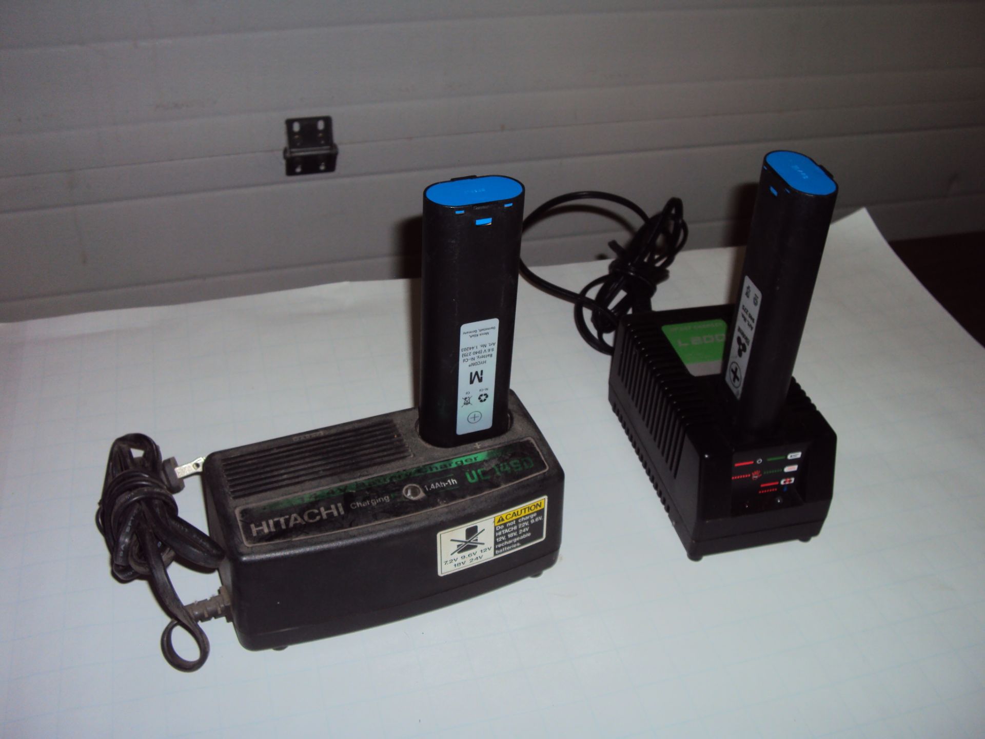 Hitachi UC1490 & Akku Power L2001 14.4V Battery Chargers w/ Batteries