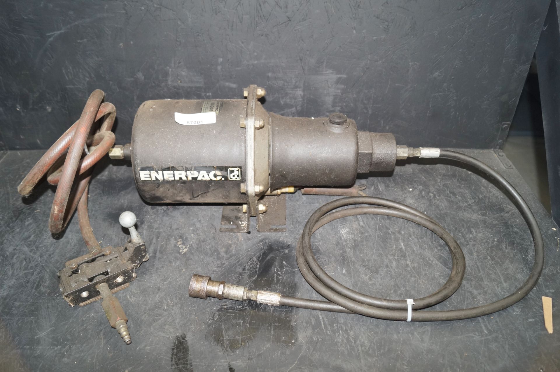 Enerpac B3006 Hydraulic Booster with Valve