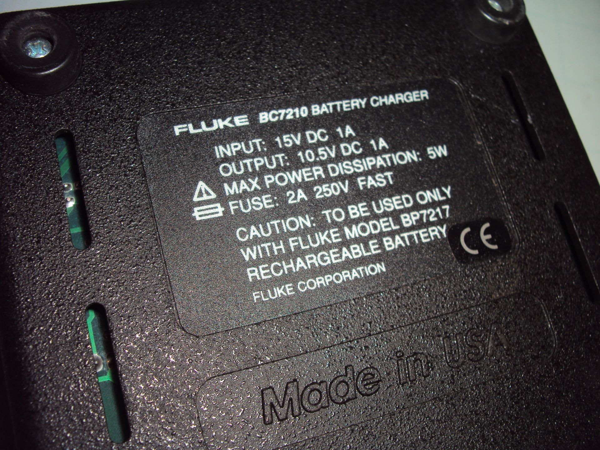 (1) Fluke BC7210 (3) GE & (1) Motorola Battery Chargers - Image 6 of 6