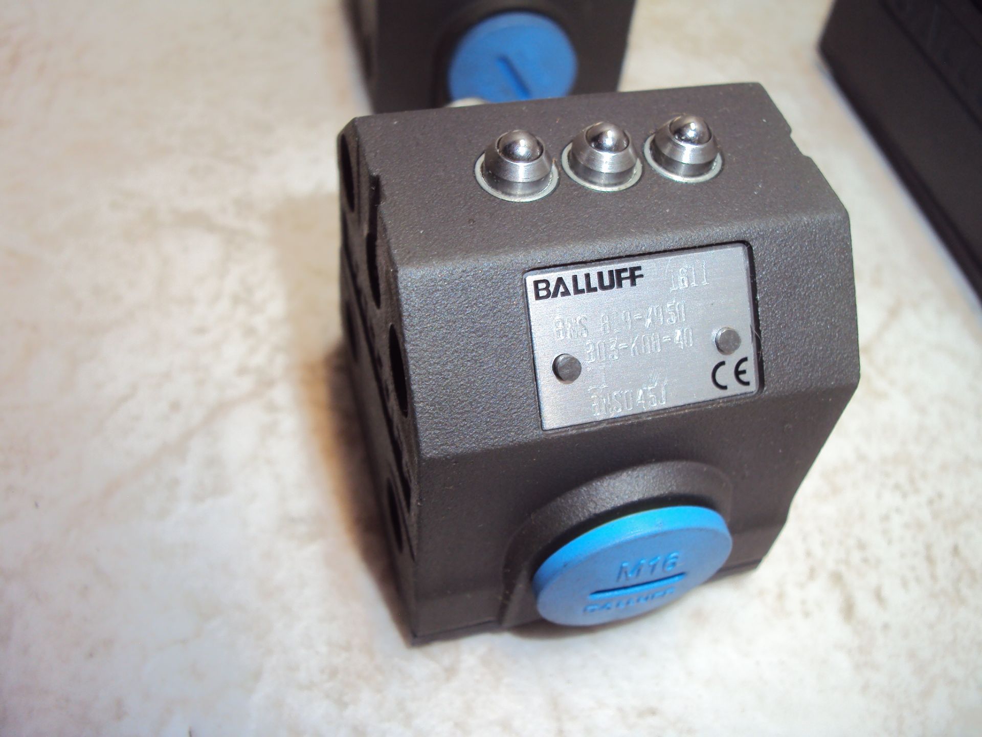 (6) Balluff BNS Style Limit Switches & (1) BES516B5 Proximity Sensor - Image 4 of 8