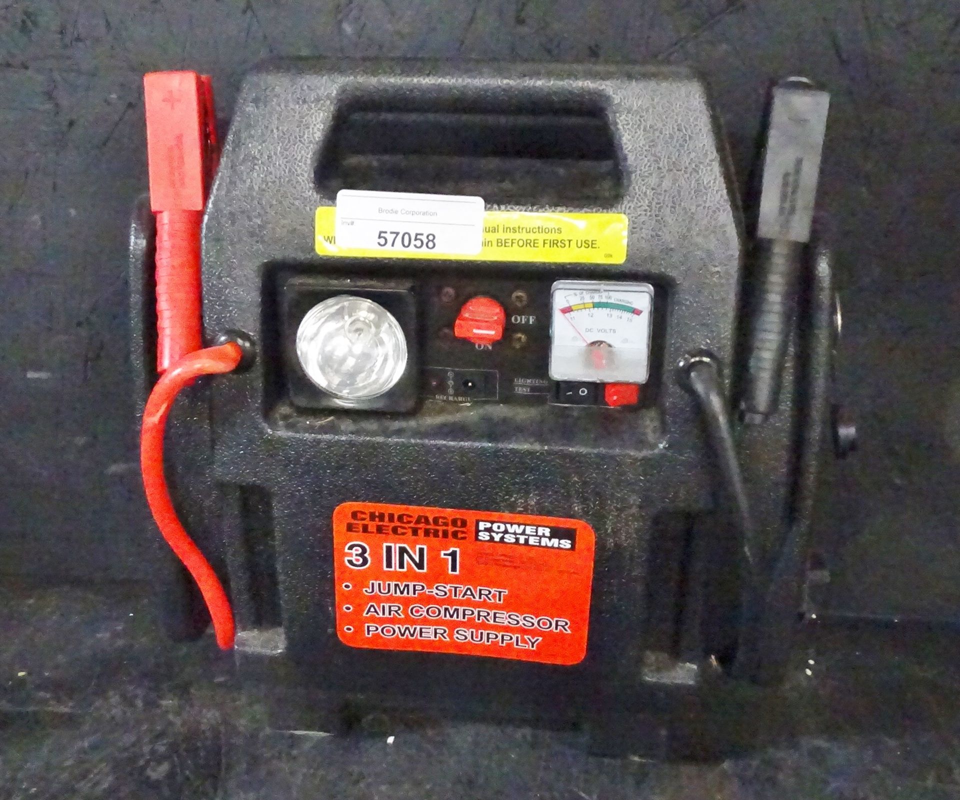Chicago Electric Battery Jumper / Air Compressor - Bild 2 aus 3