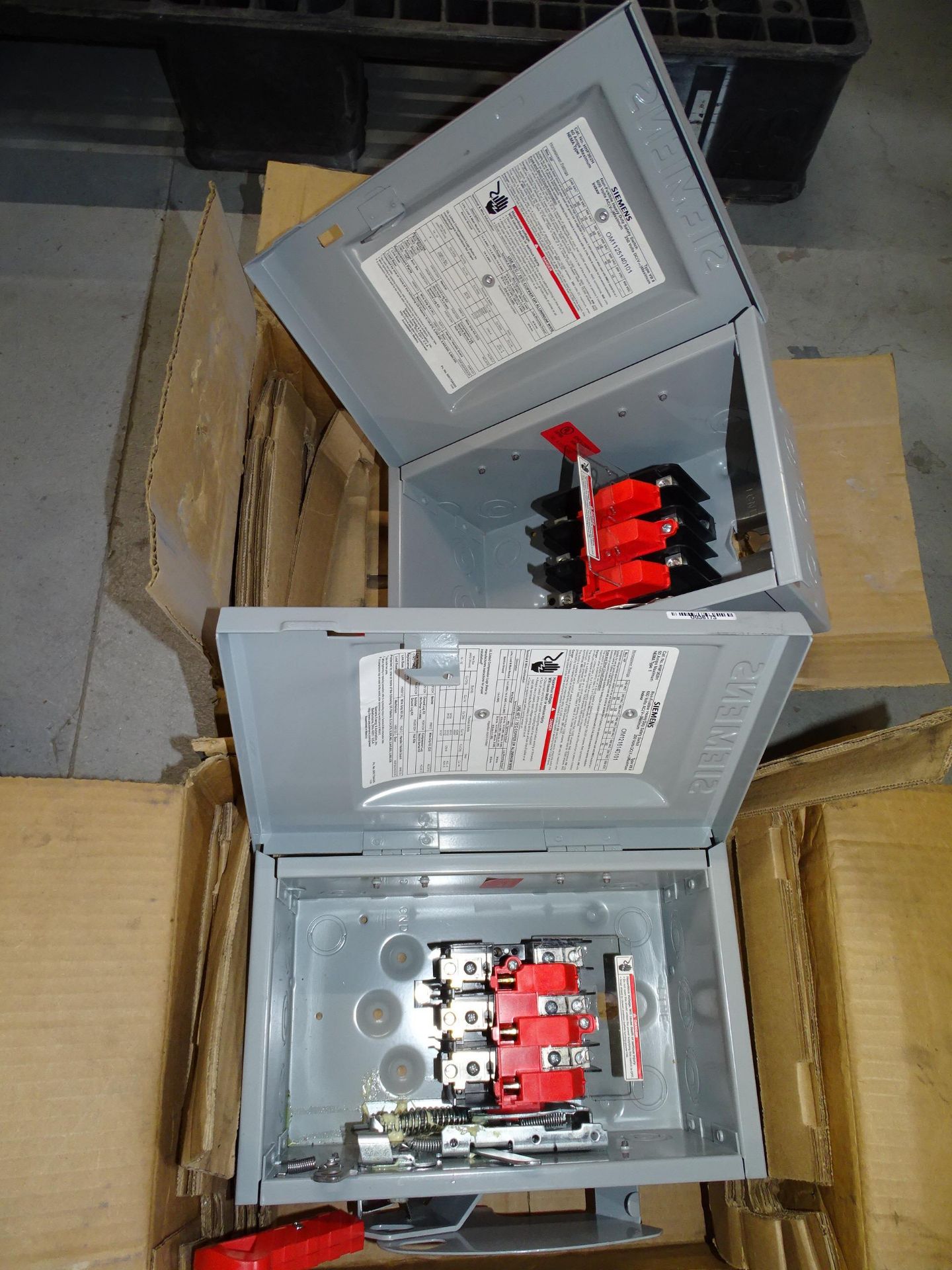Siemens 60 Amp 600 Volt Breaker Switch Boxes - Image 4 of 5