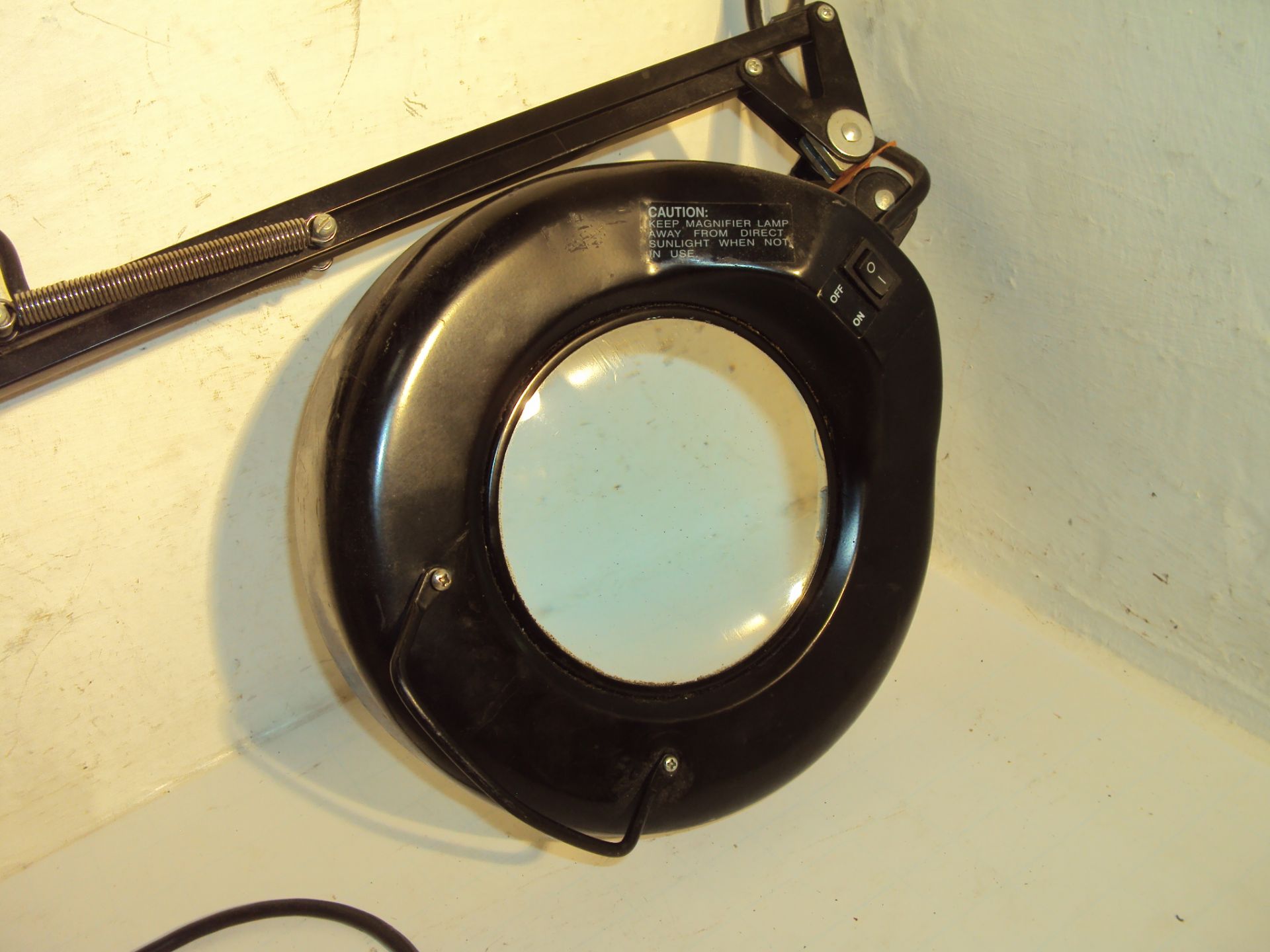 Articulating Arm Lighted Magnifier - Image 3 of 5