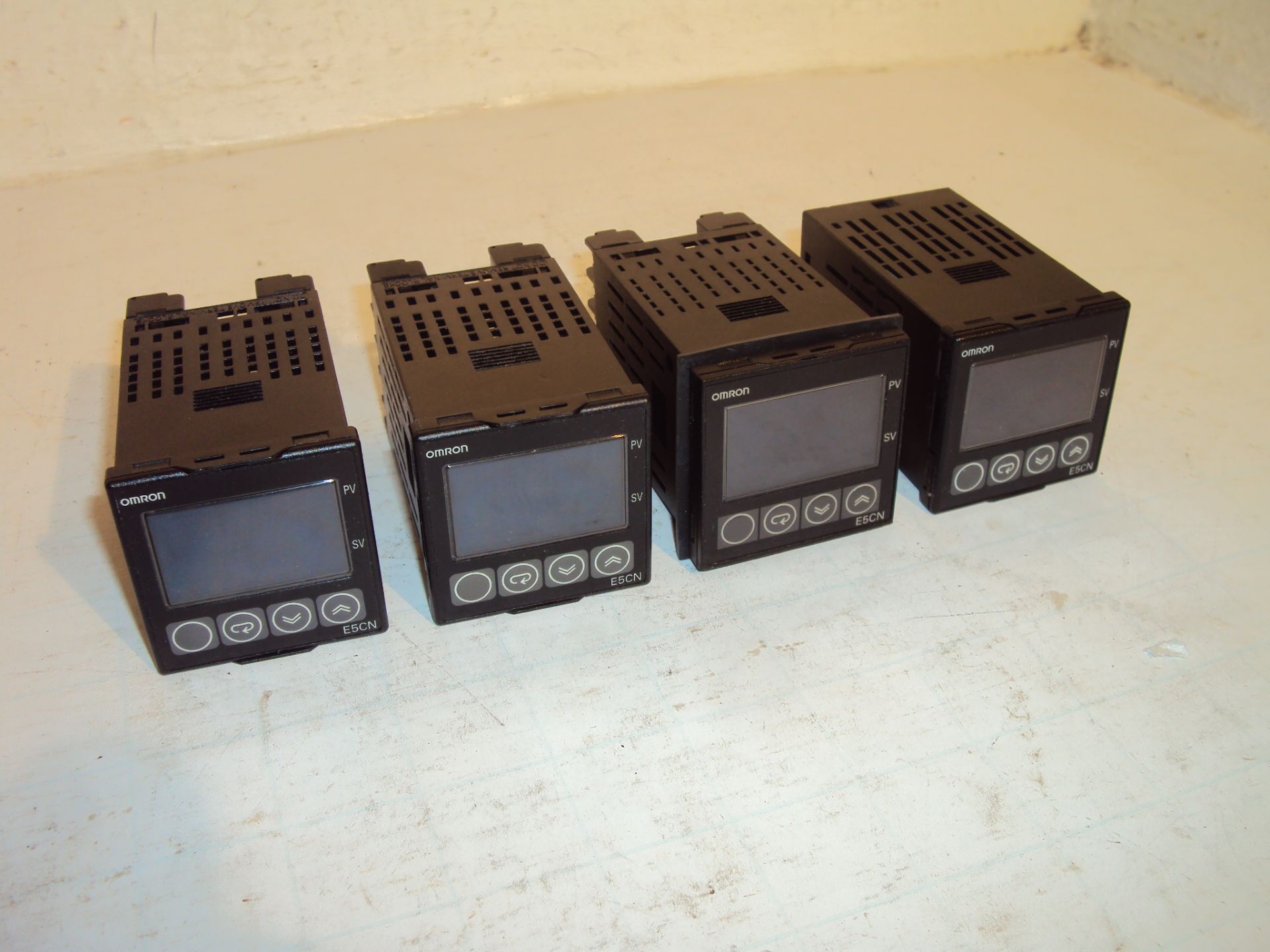 (4) Omron E5CN PID Controllers E5CNQ2MT500 E5CNQ2T