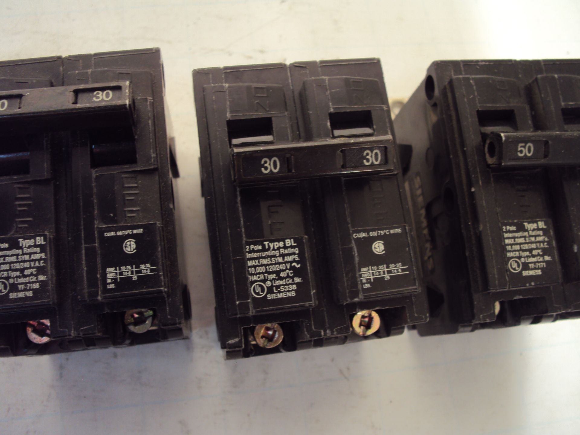 (13) Siemens & Square D Single & Double Pole Circuit Breakers - Image 4 of 5