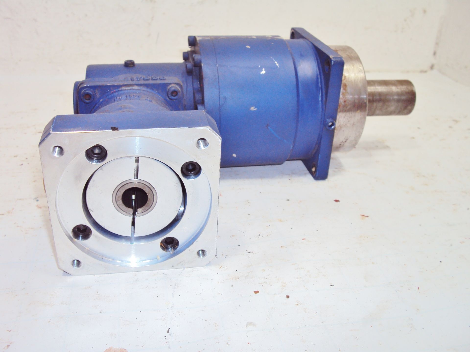 Wittenstein Alpha SPK100MF3-56 Hypoid Right Angle Gearbox - Image 3 of 5