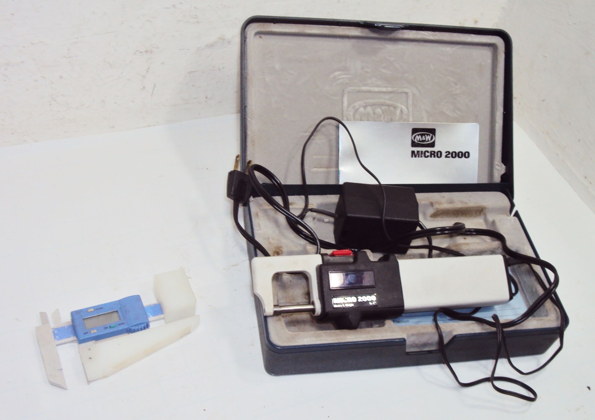 Micro M2001 1" Electronic Micrometer & Unk Digital Caliper