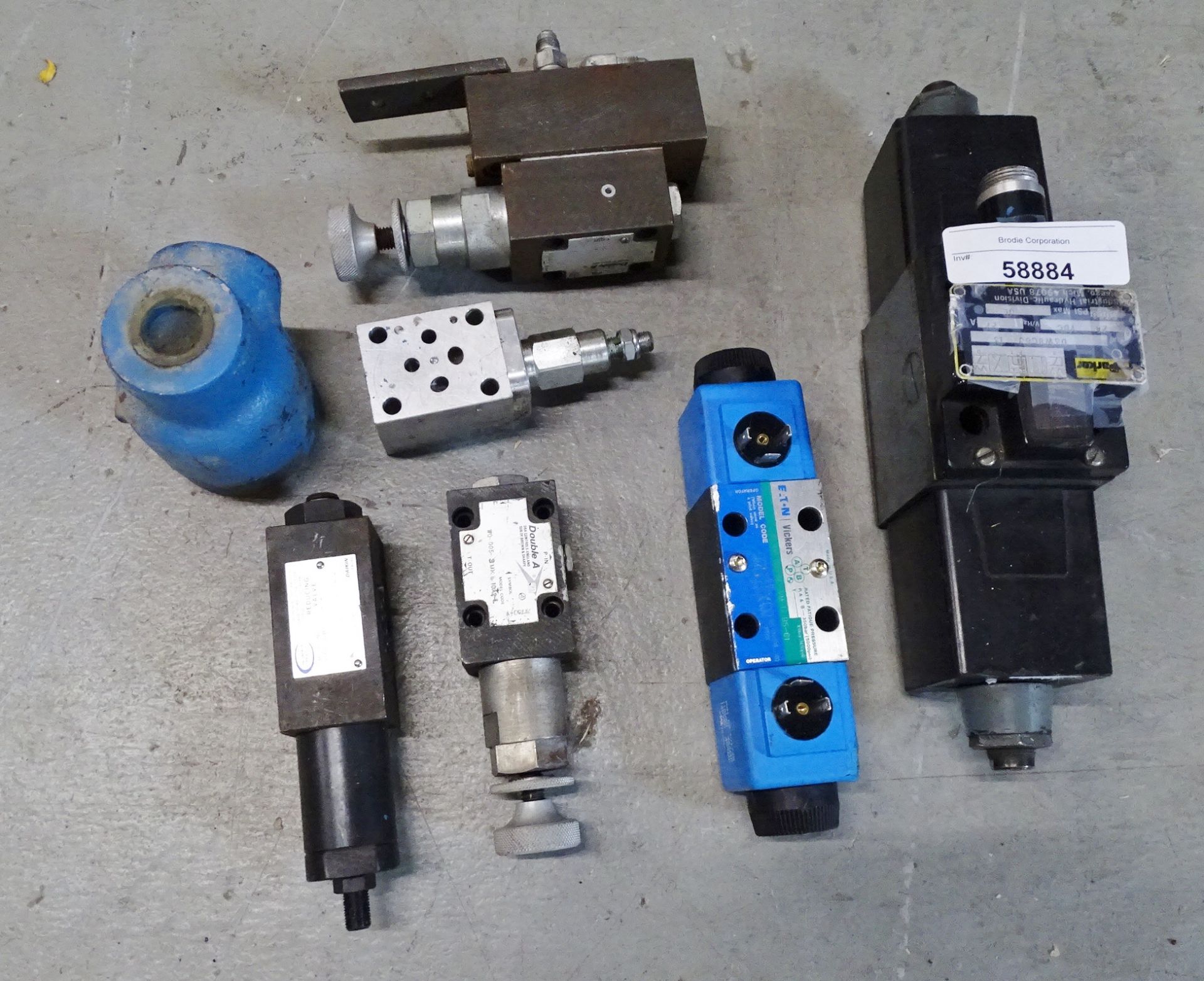 Assorted Hydraulic Pumps & Valves - Image 2 of 3
