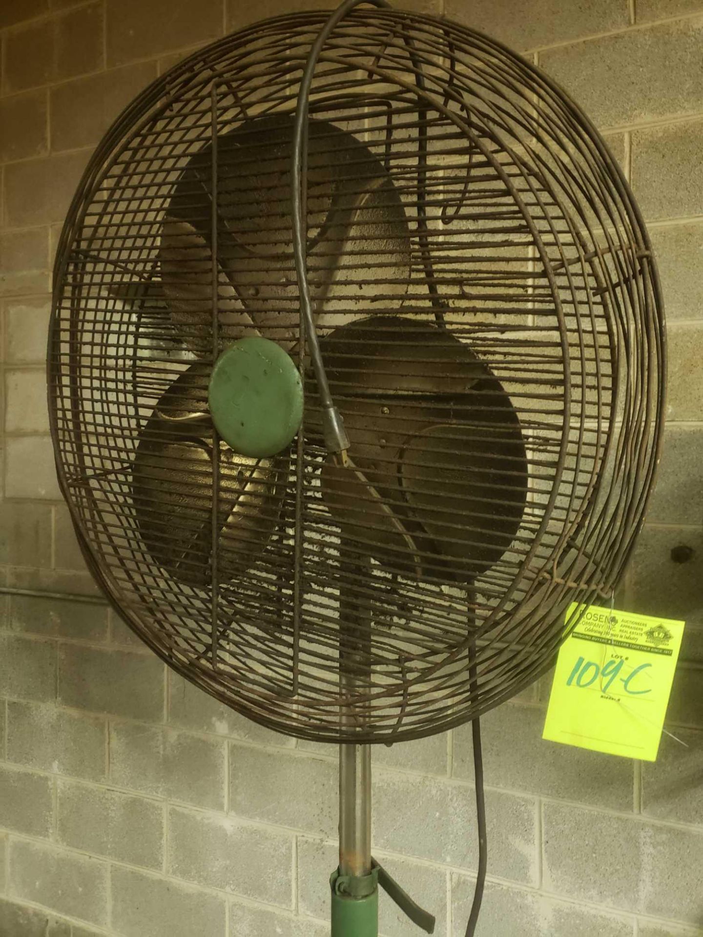 Industrial 30 inch Shop Fan - Image 2 of 2