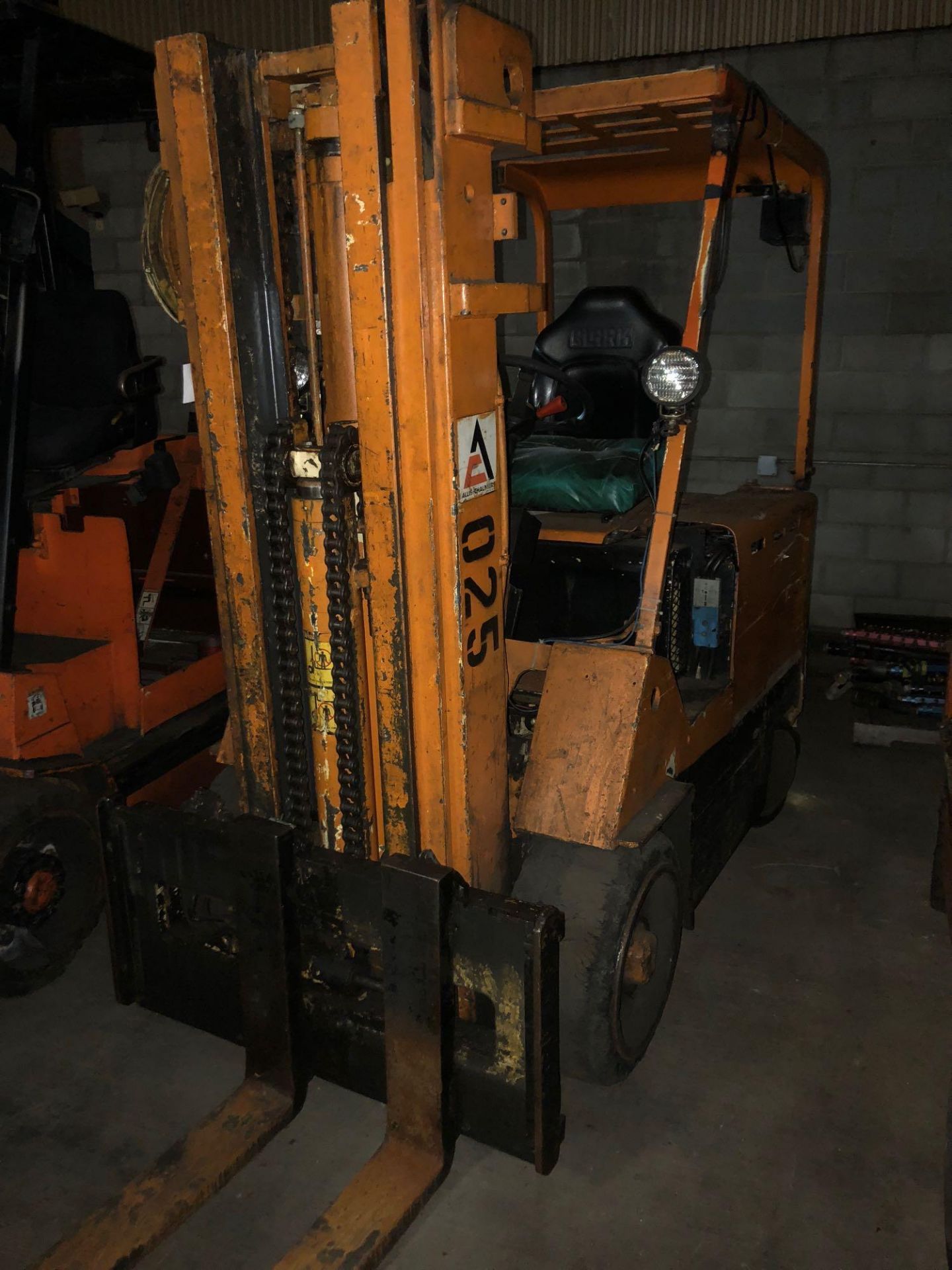 Allis Chalmers ACE70HEV48V, Triple Mast Electric Forklift - Image 2 of 3