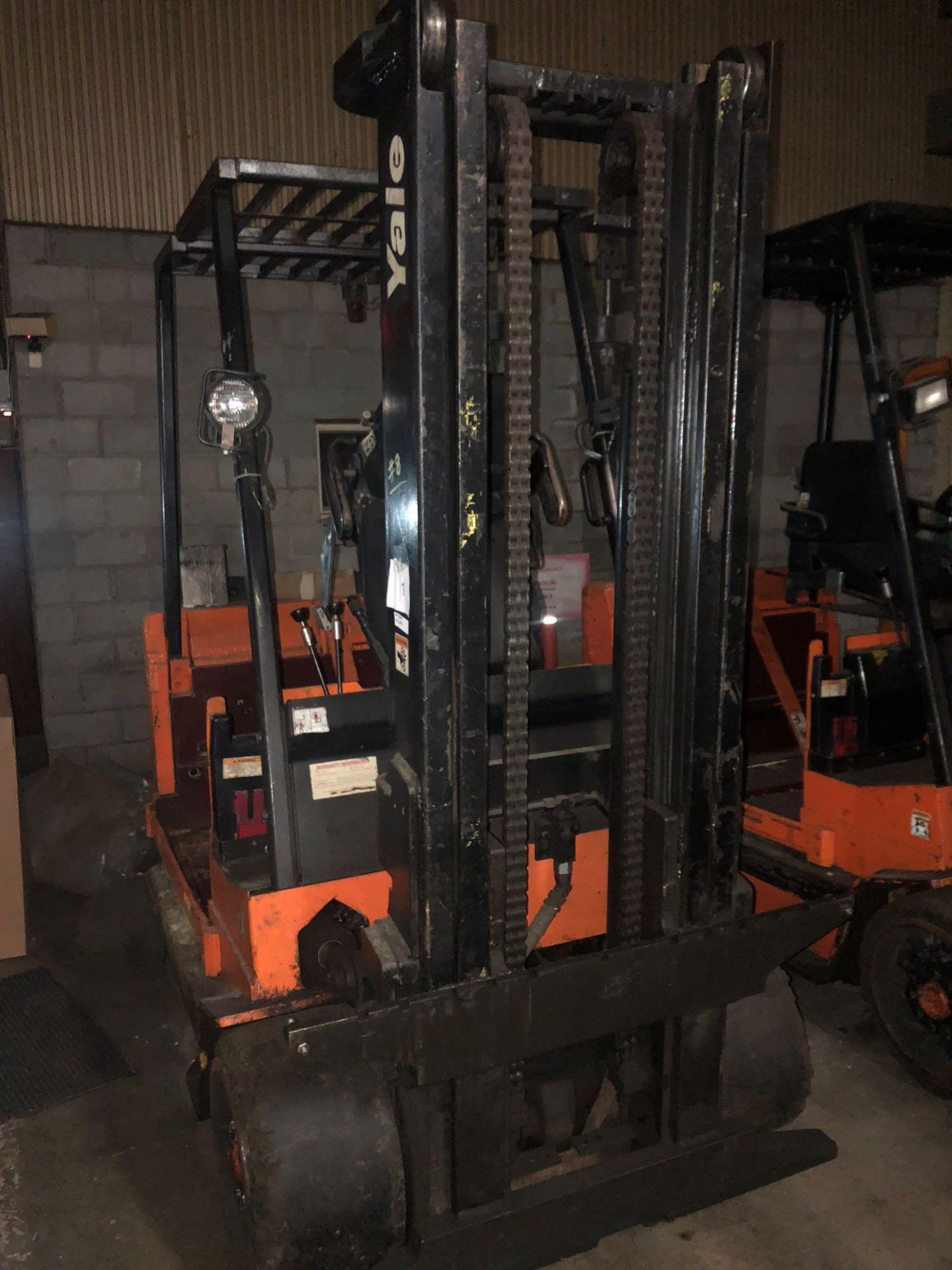 Yale Dual Mast Electric Forklift Model ERC100HDN36SV096FR - Image 2 of 2