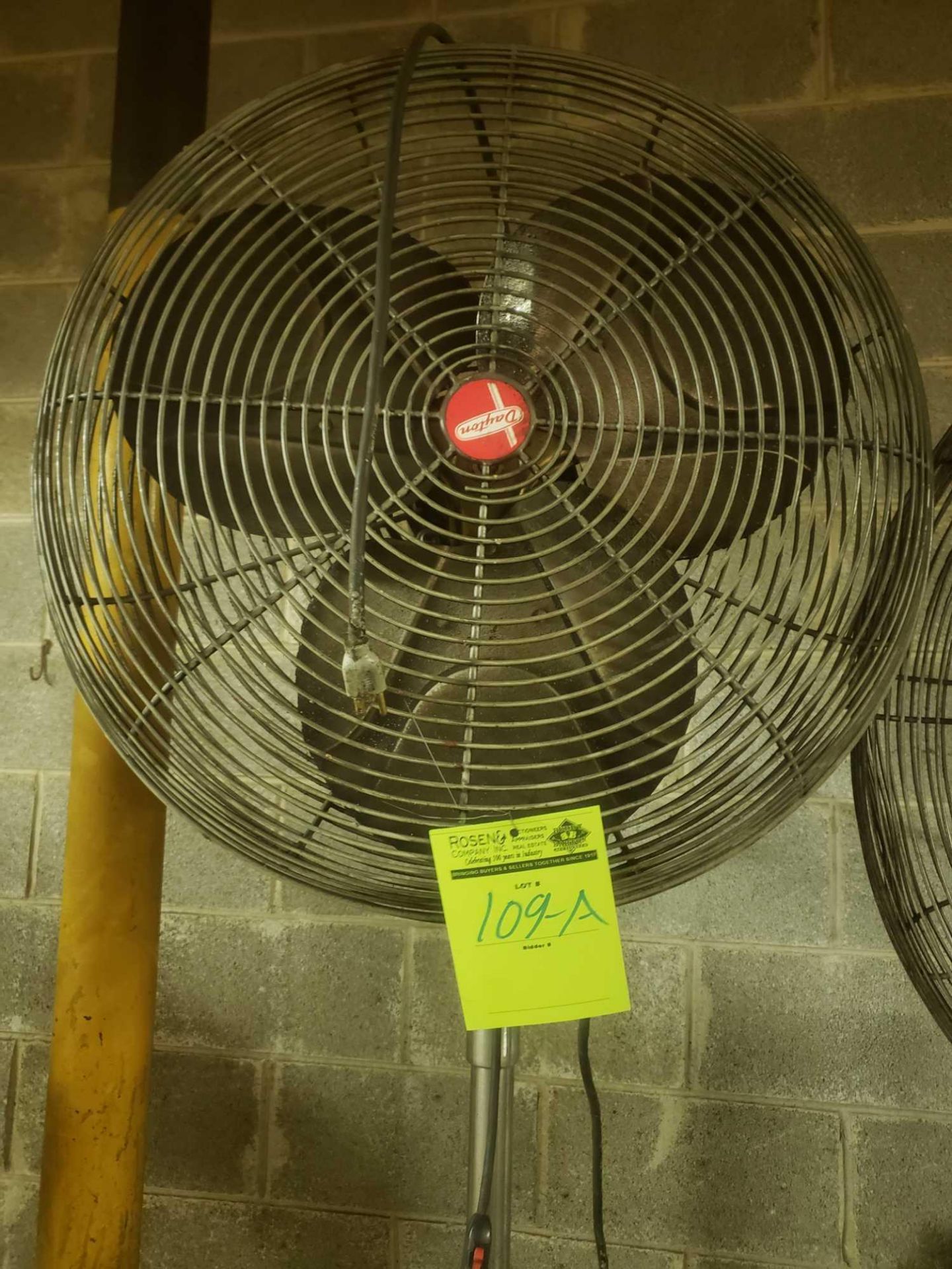 Dayton 24 inch Shop Fan - Image 2 of 3
