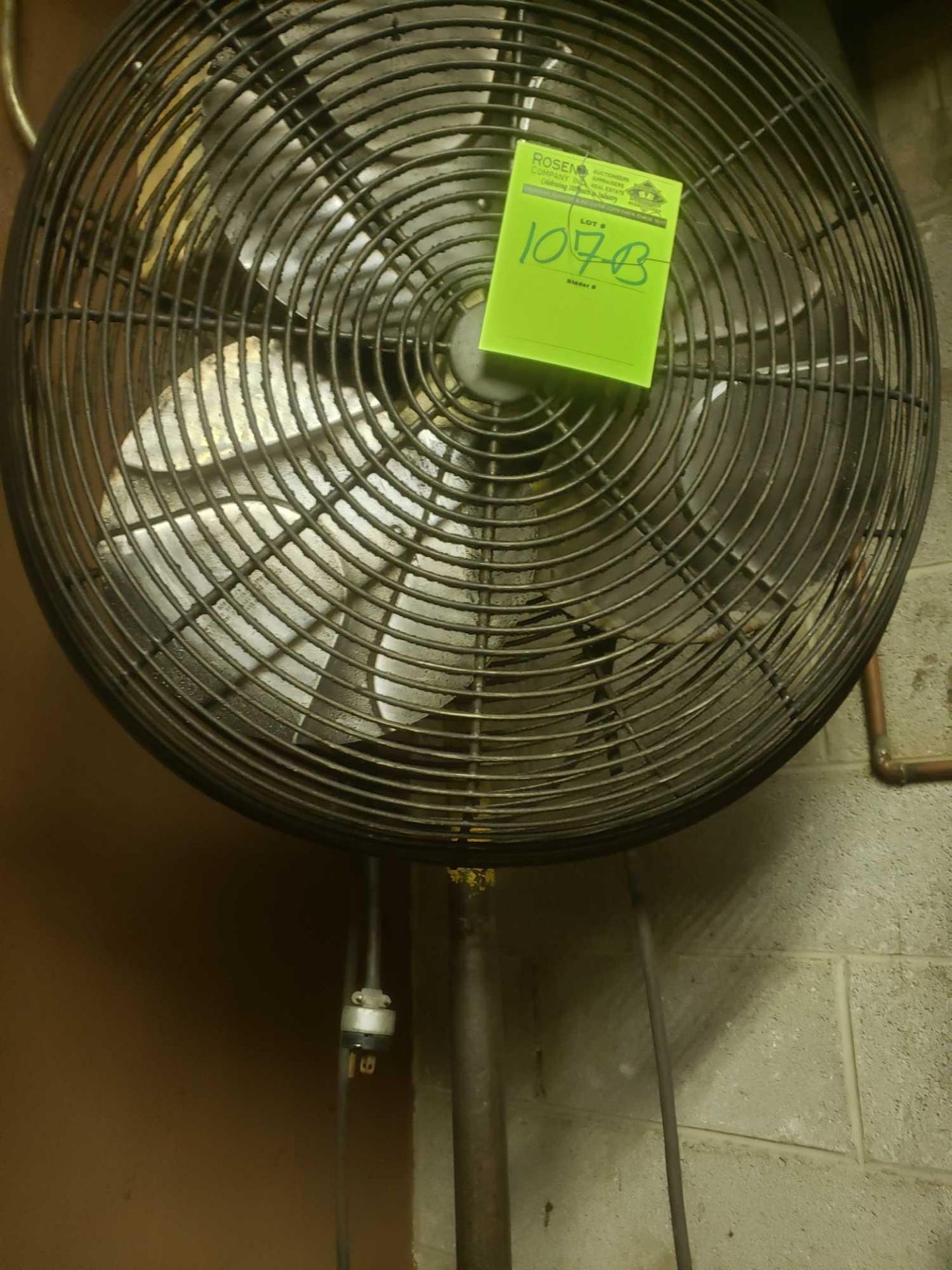 Dayton 24 inch Shop Fan - Image 2 of 3