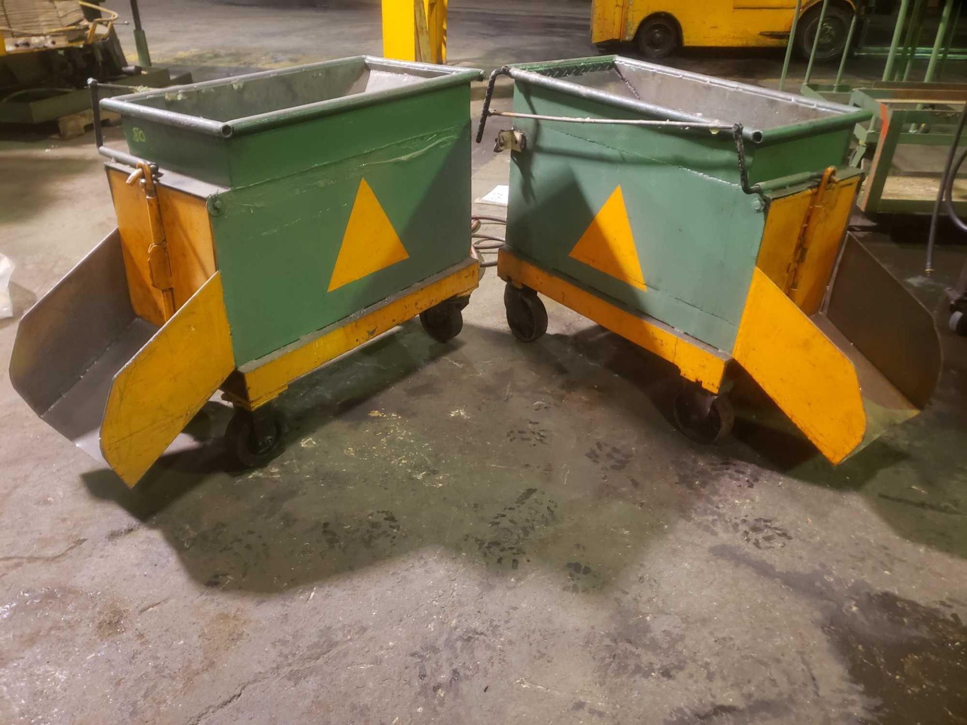 Mini parts hoppers on casters
