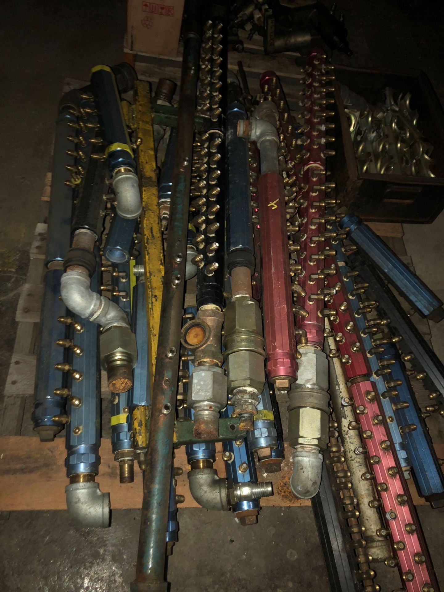 Group lot of multi port aluminum air valves - Image 2 of 2