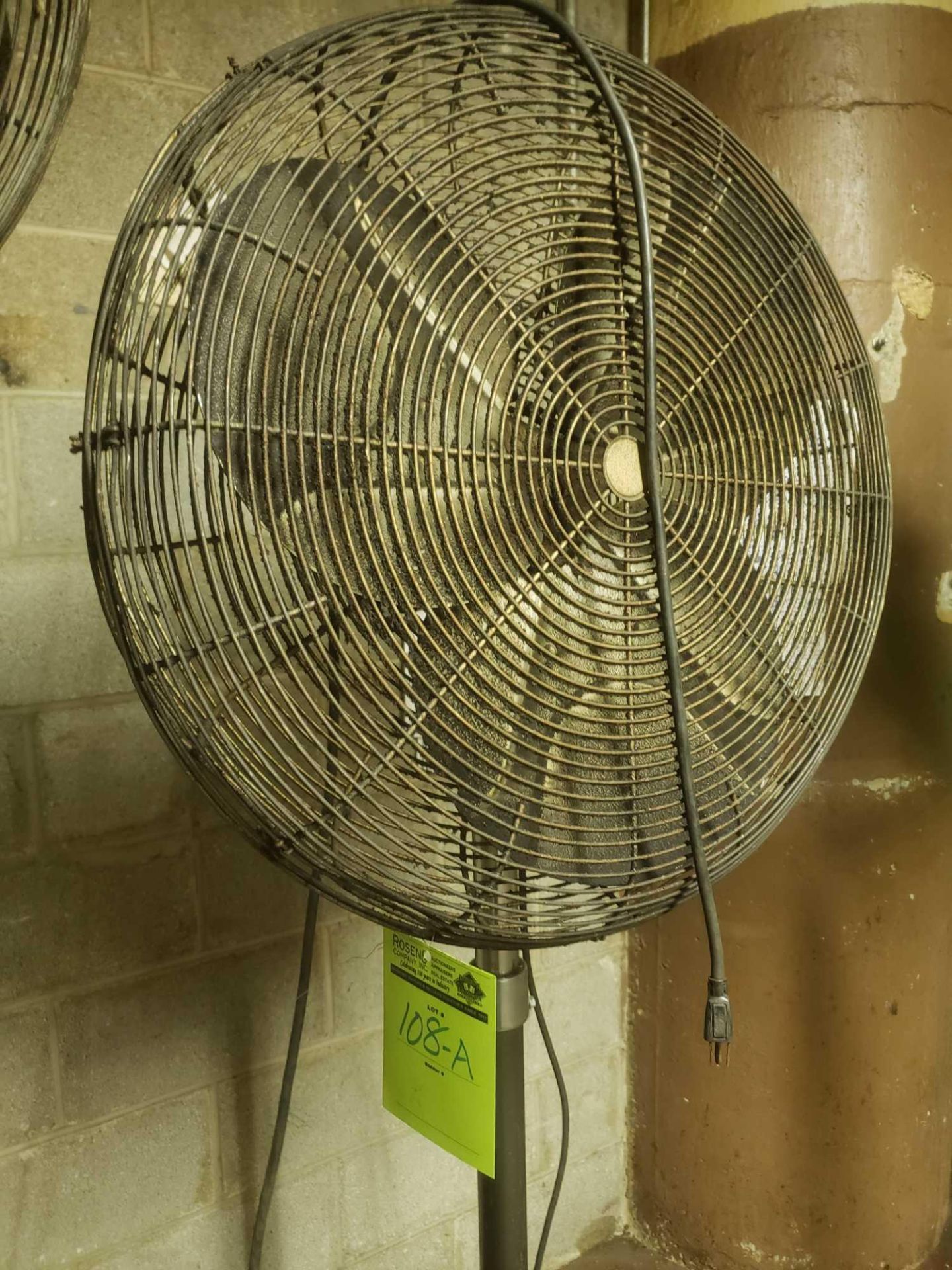 Dayton 24 inch Shop Fan - Image 3 of 4