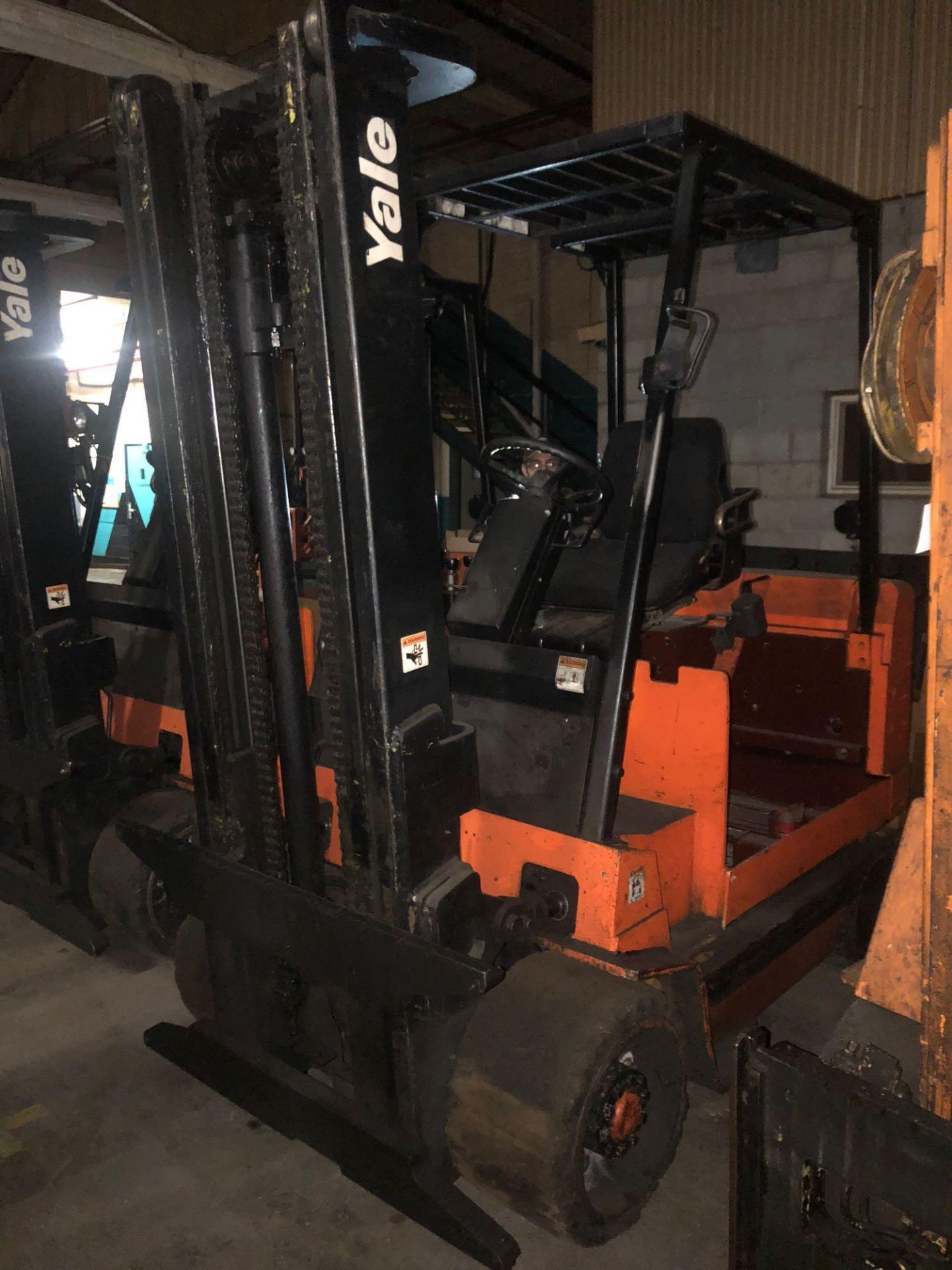 Yale Electric Dual Mast Forklift Model ERC100HDN36SV096FR - Image 2 of 2
