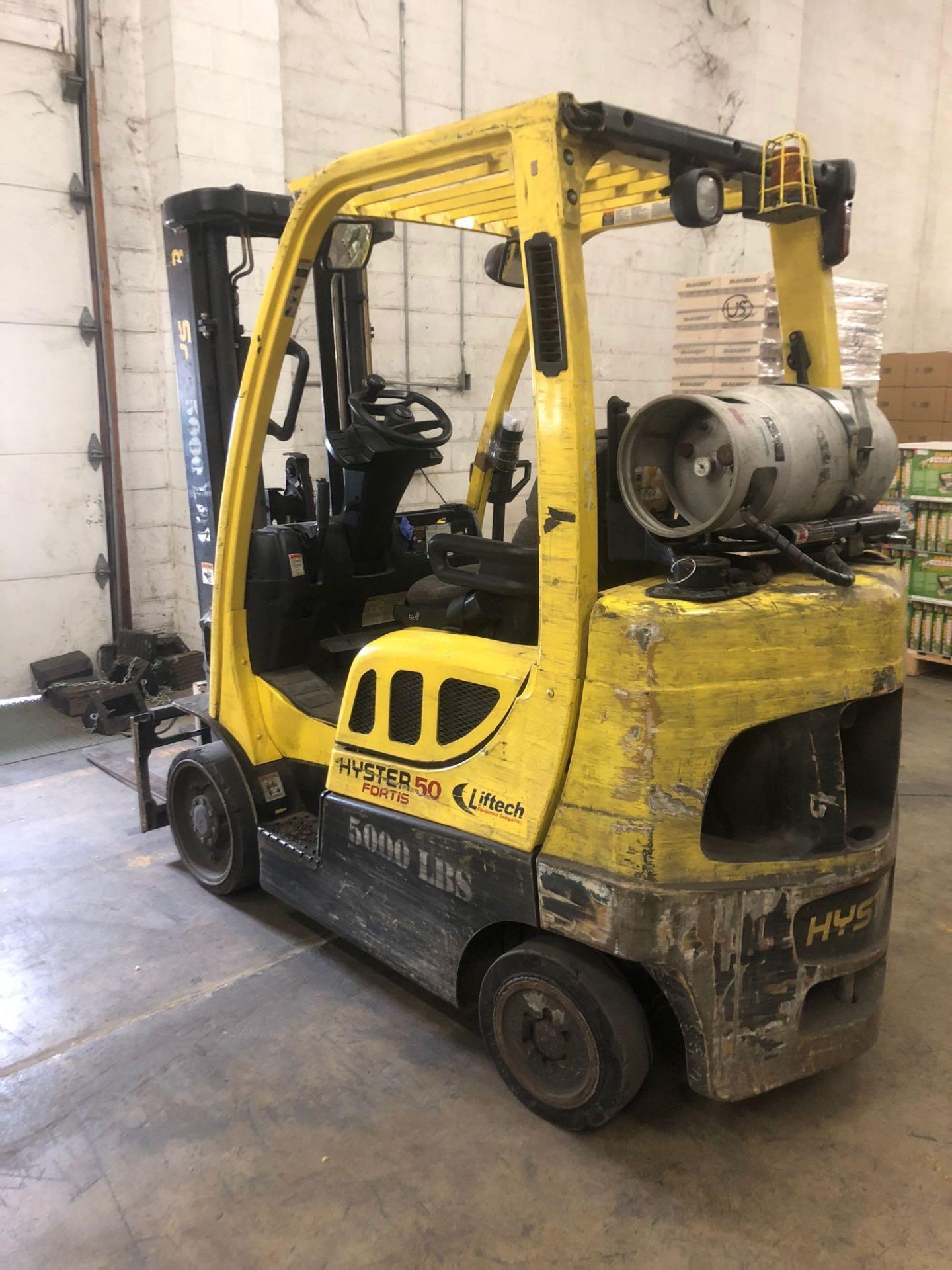 Hyster 50 Fortis LP 5000 lb dual mast forklift - Image 2 of 6