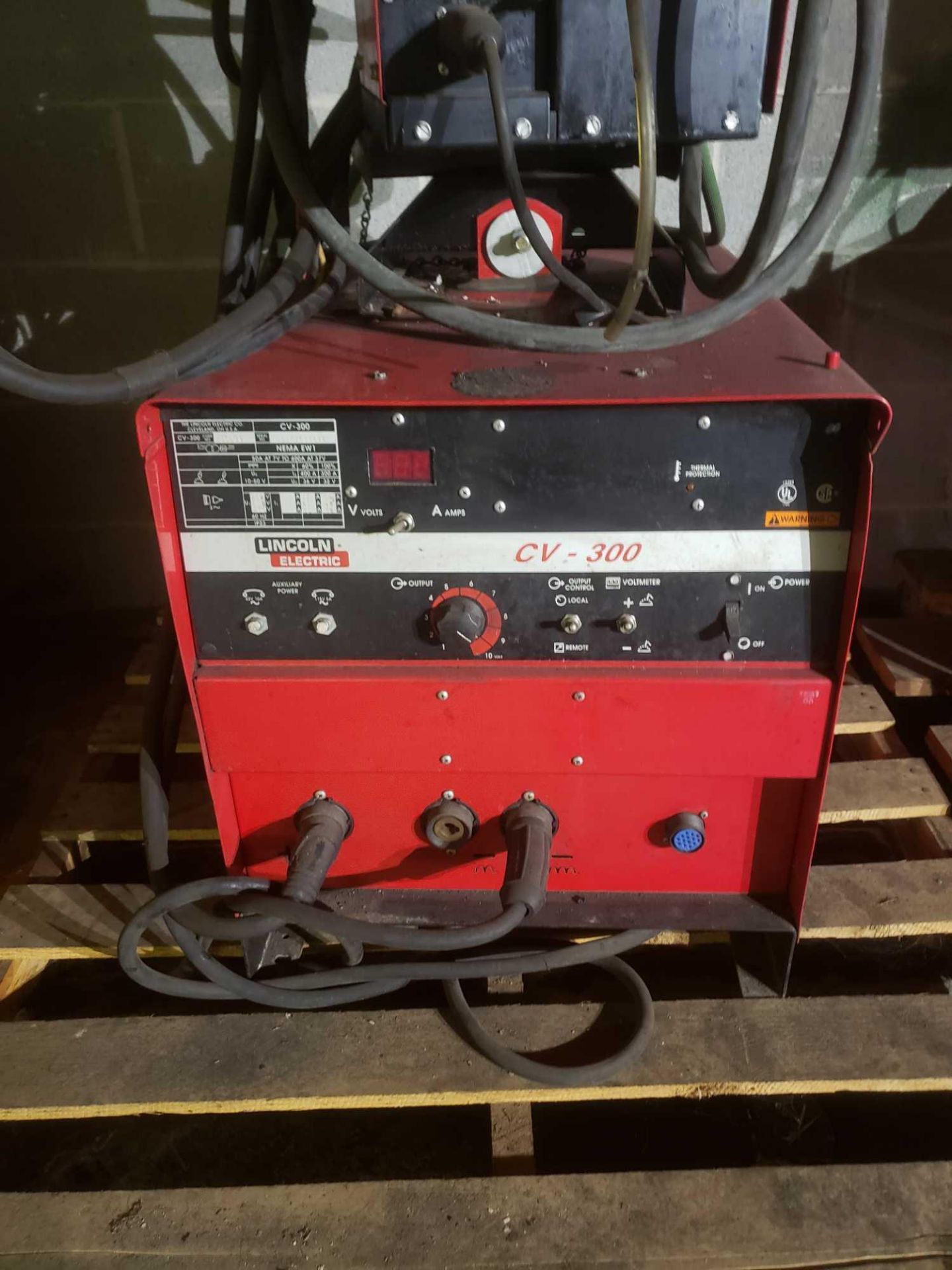 Lincoln Electric LN-7 Wire Feed Welder CV-300 - Image 4 of 4