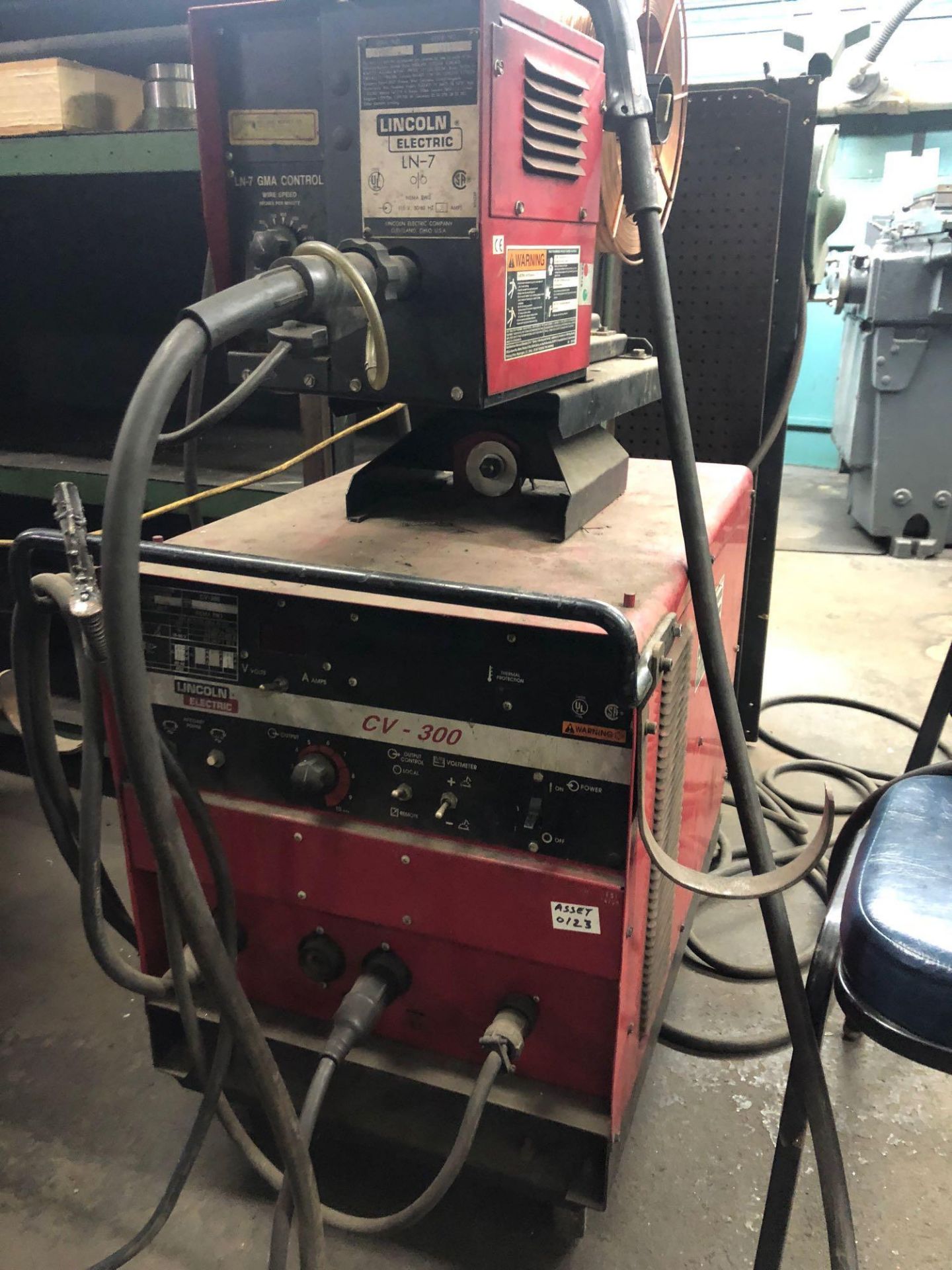 Lincoln Electric CV-300 Wire Welder w/ Lincoln LN-7 Feeder