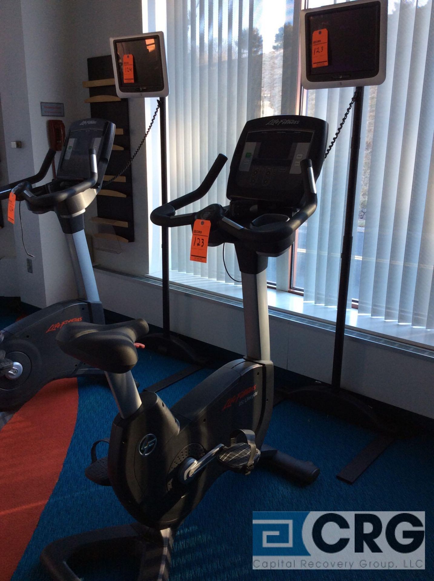 Life Fitness 95 C Life Cycle with Cardio Theater Monitor