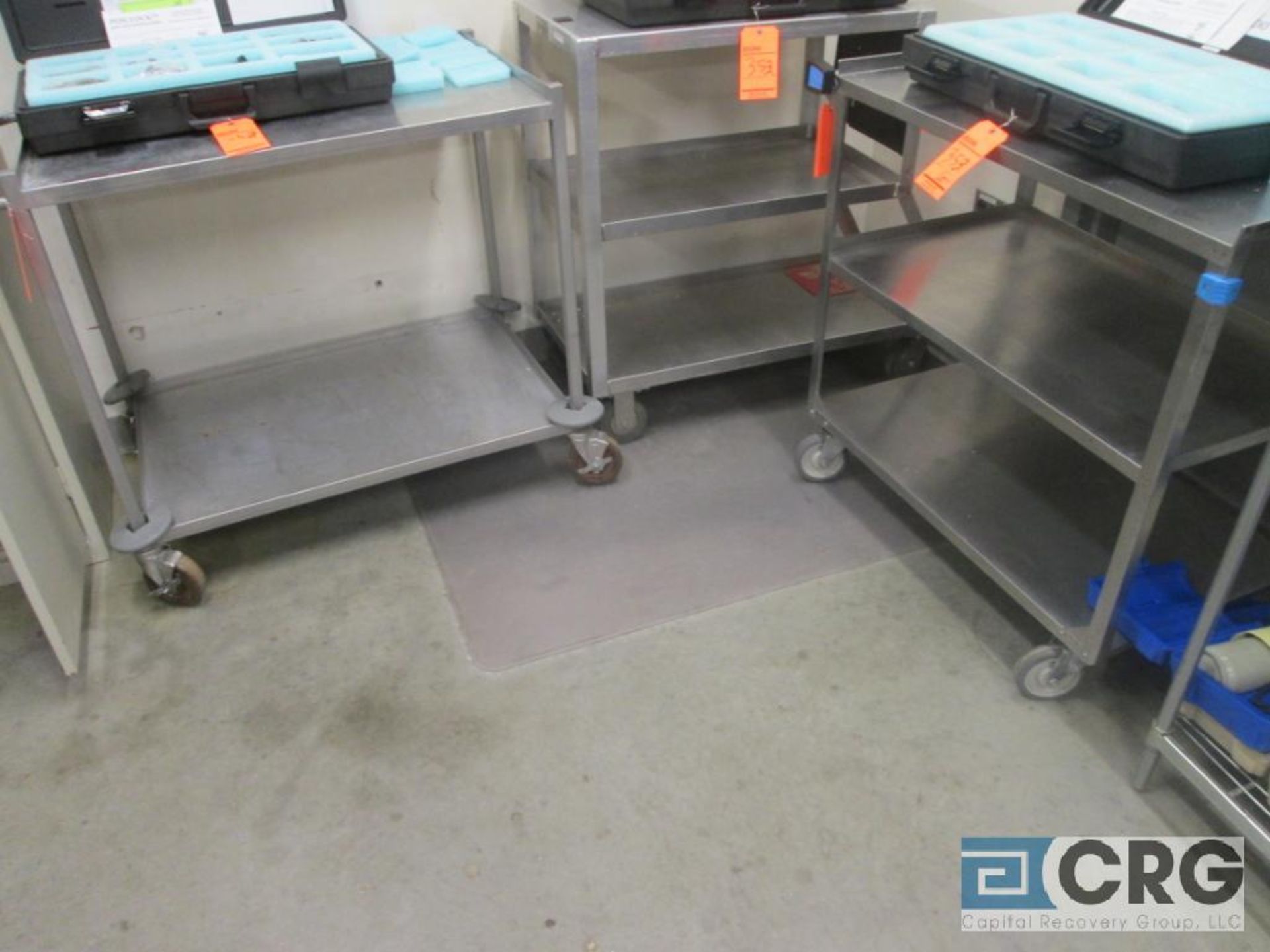 Lot of (3) assorted stainless steel tables, (4) assorted stainless steel carts, (3) Rubbermaid - Image 4 of 7