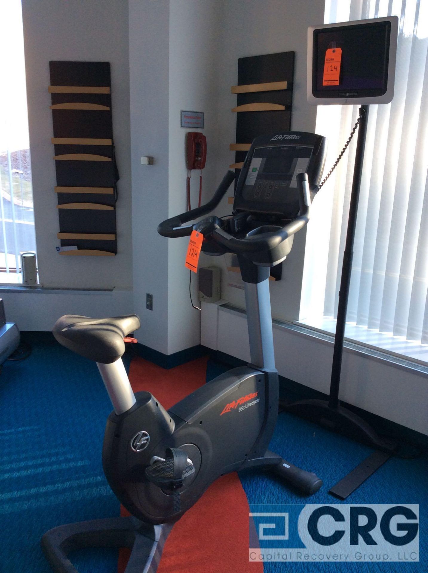 Life Fitness 95 C Life Cycle with Cardio Theater Monitor