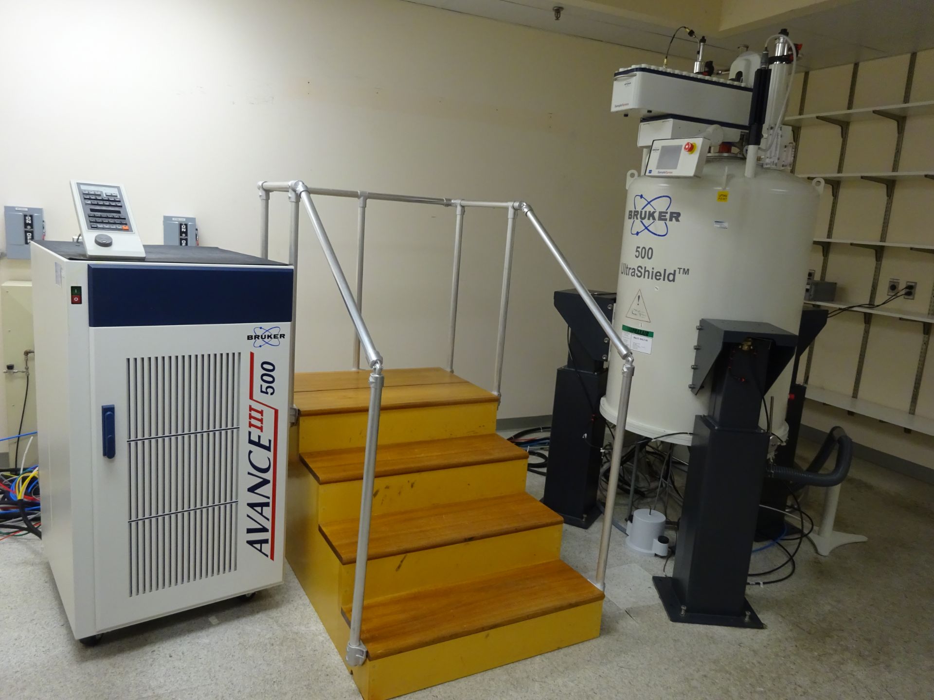 Bruker Avance 500 III HD 500 mghtz Nuclear Magnetic Resonance spectroscopy system, including - Bild 2 aus 14