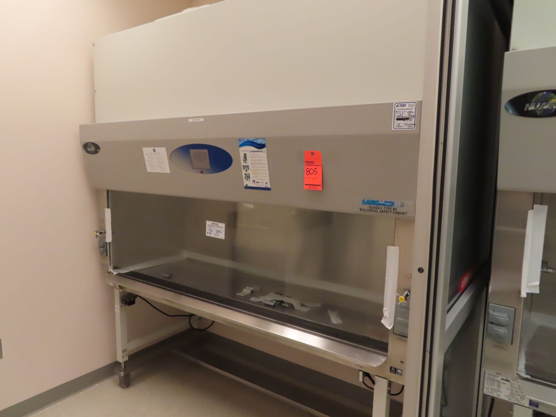 NuAire NU 440-600, 5'10" X 23" Laminar flow class II biologic safety cabinet, portable floor