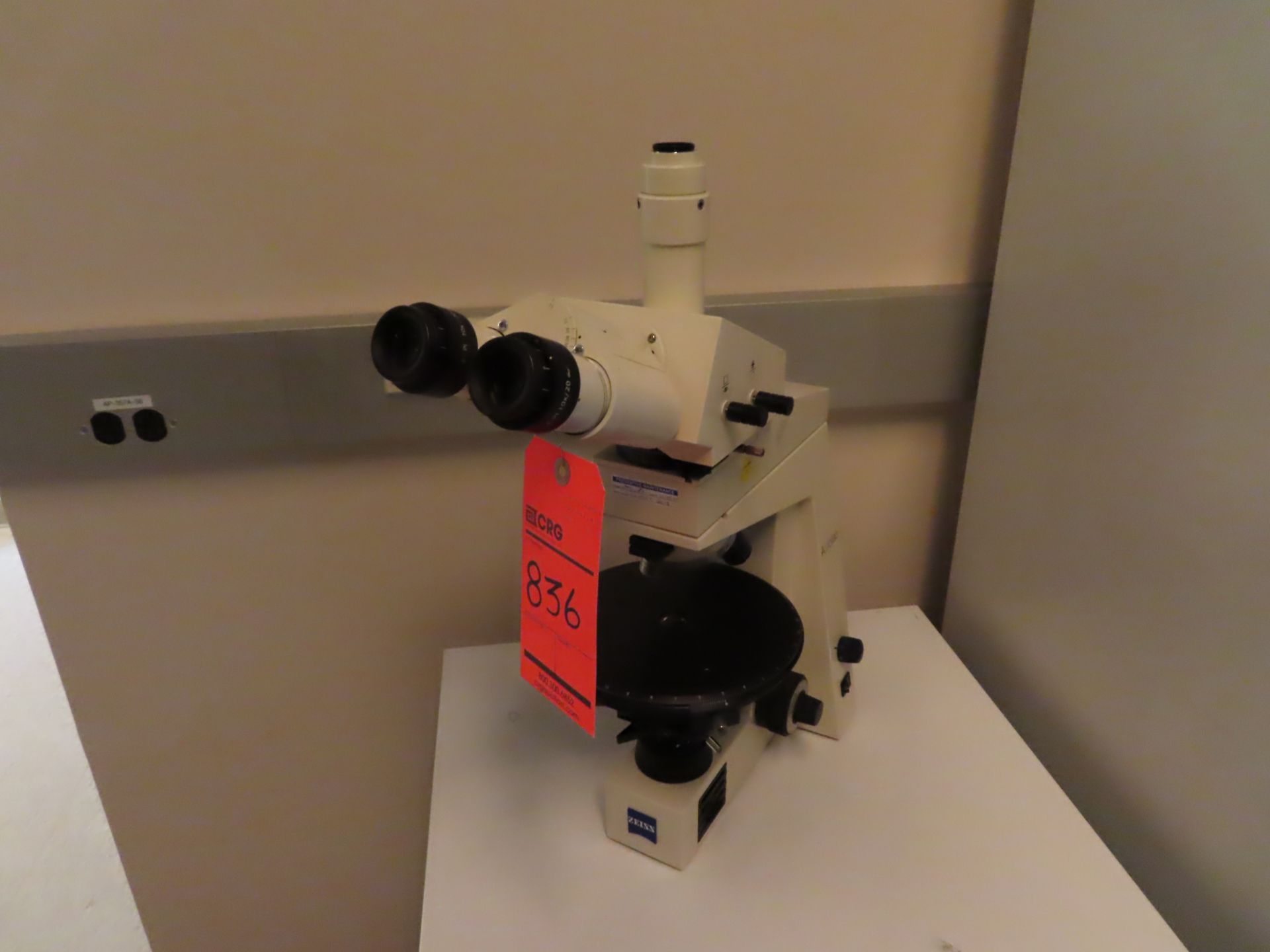 Zeizz Axiolab stero zoom microscope, located B wing, 3rd floor, room 357A