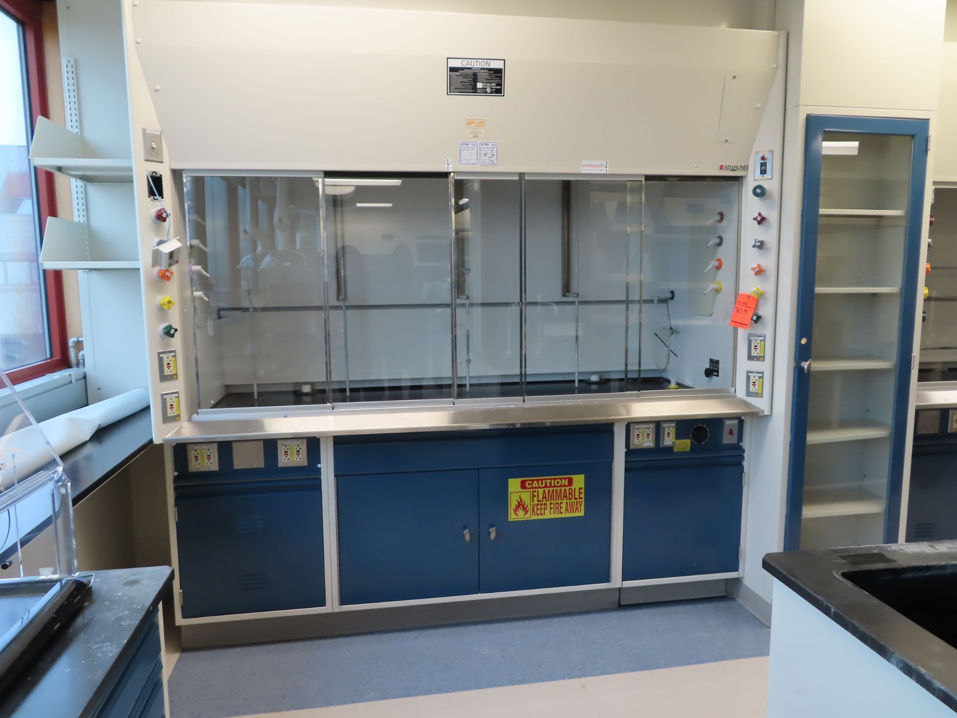 Lot of (2) Kewaunee FH fume hoods with base cabinets, 7'4" X 26", located in D Wing, 4th floor, room - Image 3 of 3