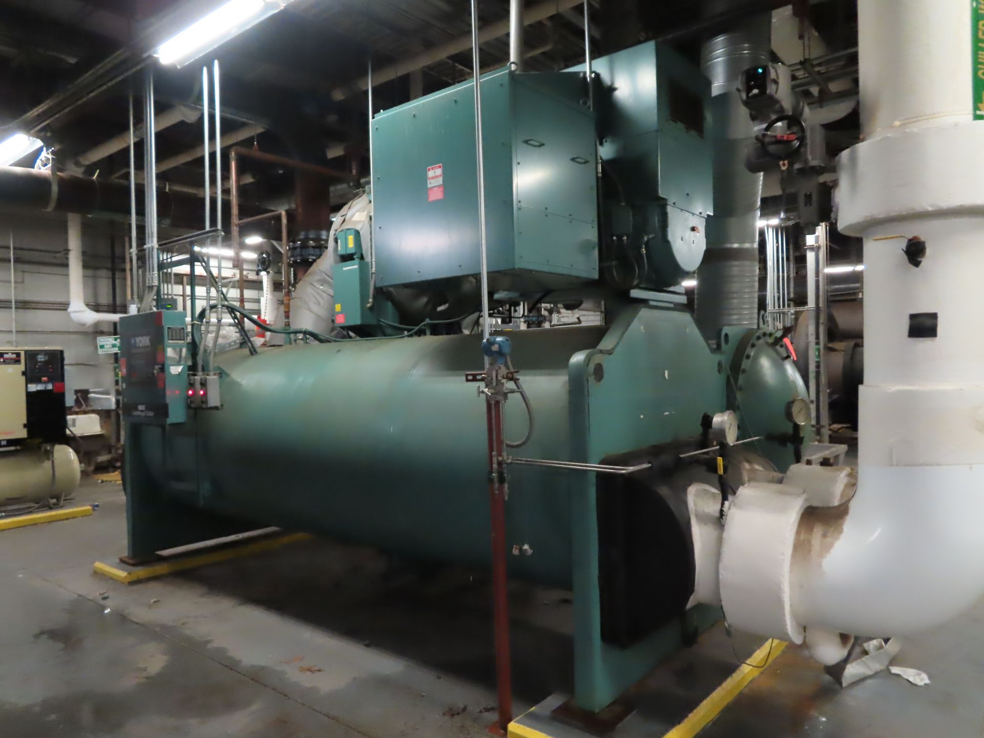 2005 York Max Centrifugal liquid chiller, unit model YKJKHDJ2-DBFS, 1,279 Ton, 976 HP, refrigerant