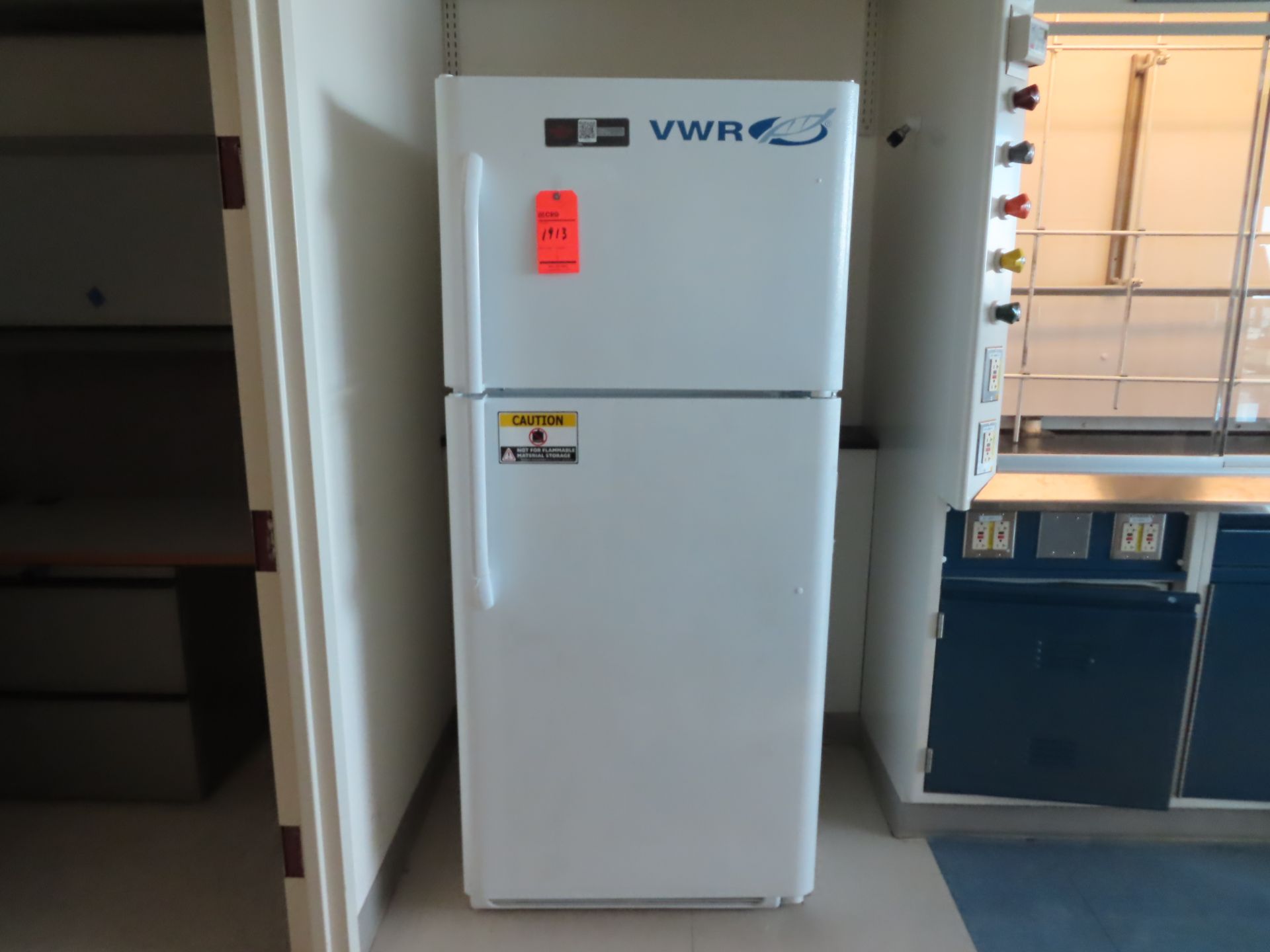 VWR refrigerator/freezer, located C wing 4th floor, room 464A