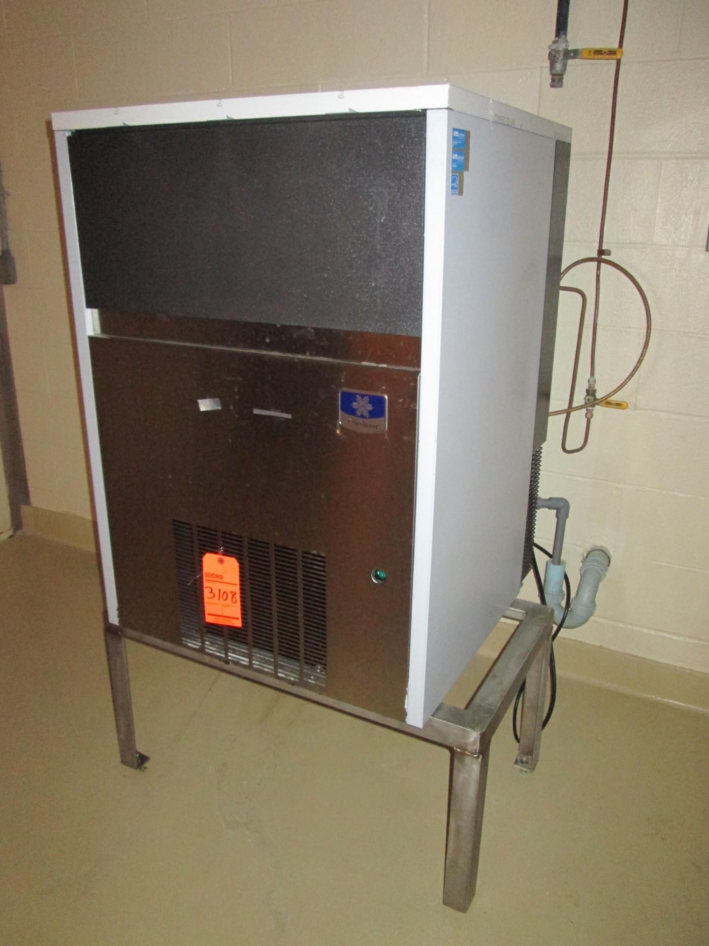 Manitowoc ice machine, 115v, 1 ph, m/n RF0399A, R404A refrigerant