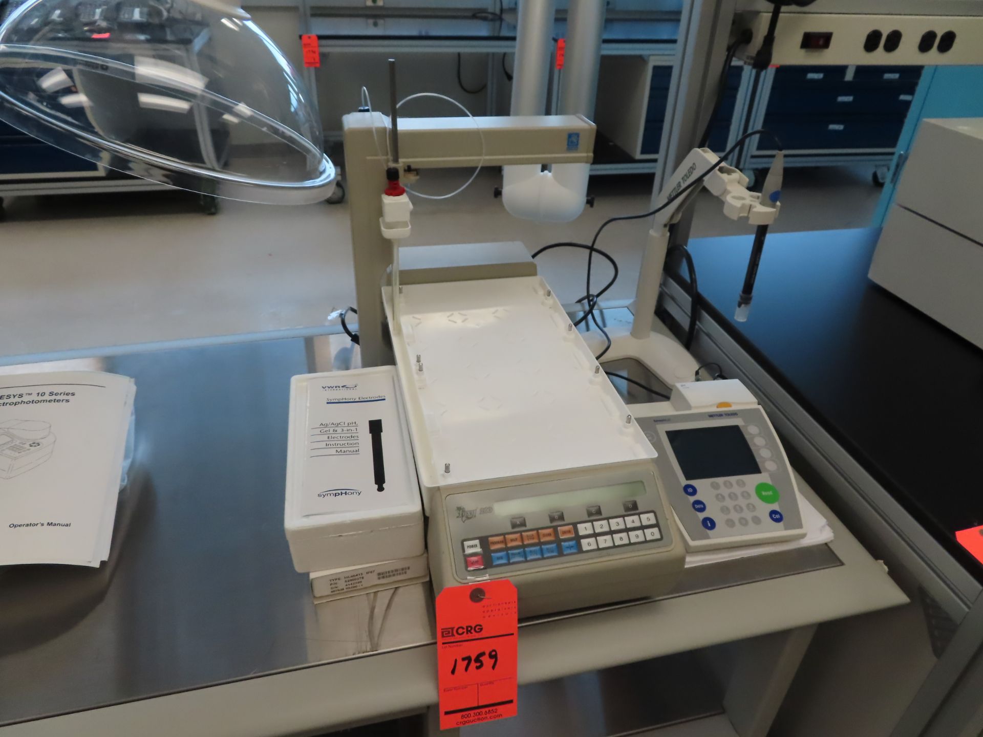 Isco Foxy 200 Combiflash fraction collector with Mettler Toledo Seven Multi PH meter, located in B