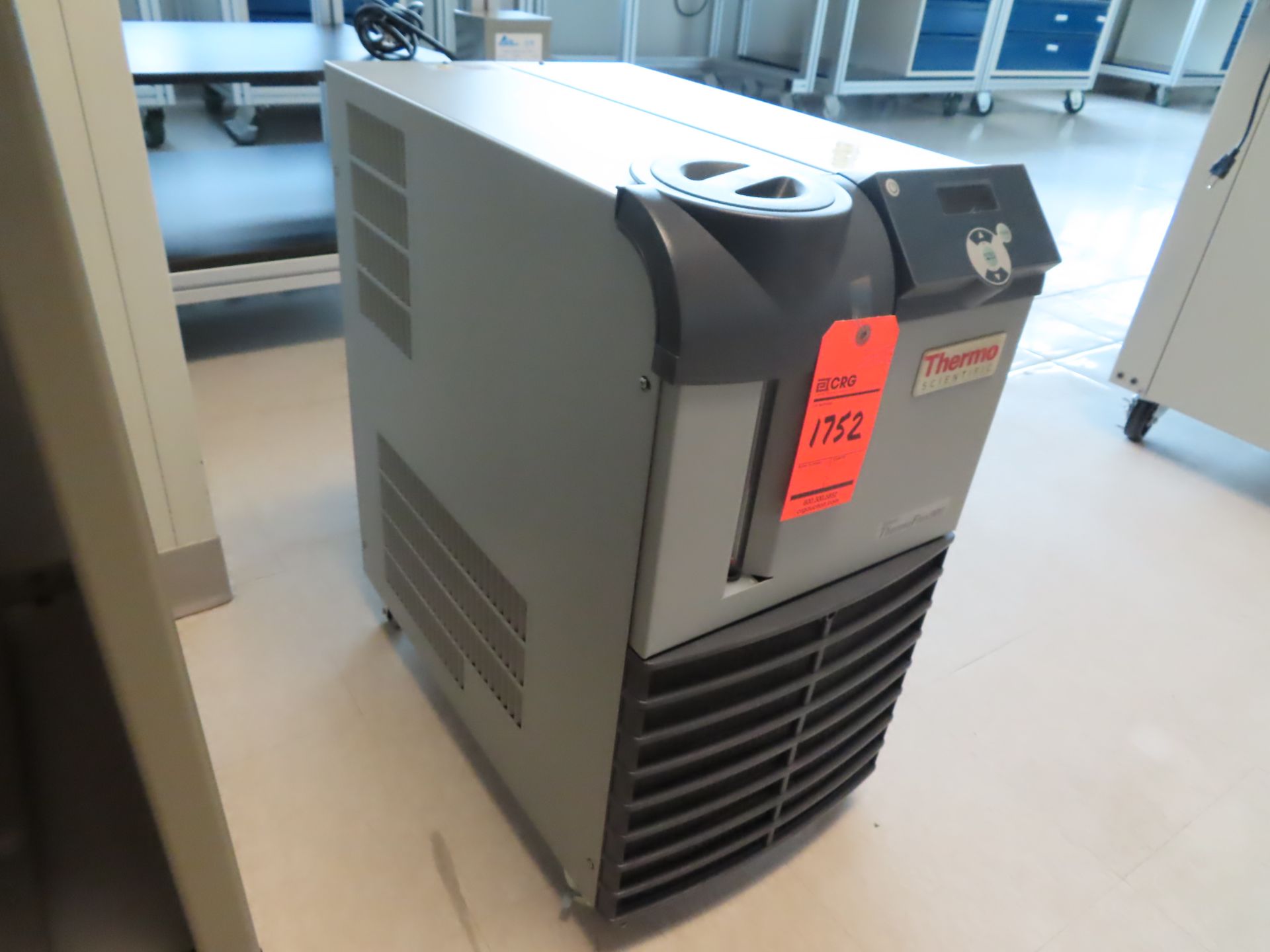 Thermo NesLab Thermoflex 900 chiller, located in B wing, 4th floor, room 449L - Image 2 of 2
