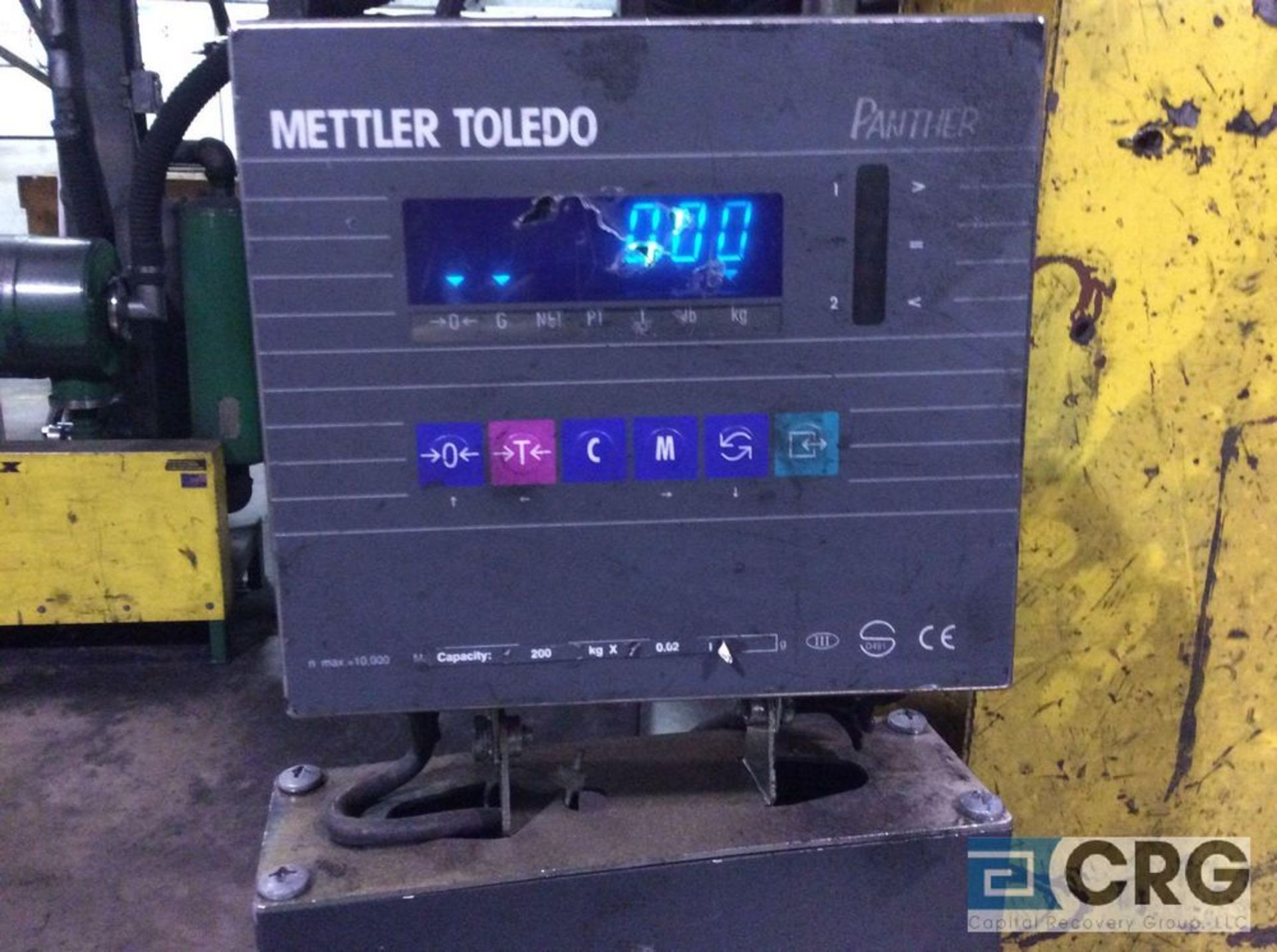 Mettler Toledo portable platform scale with digital read out, 500 lb capacity - Image 2 of 2