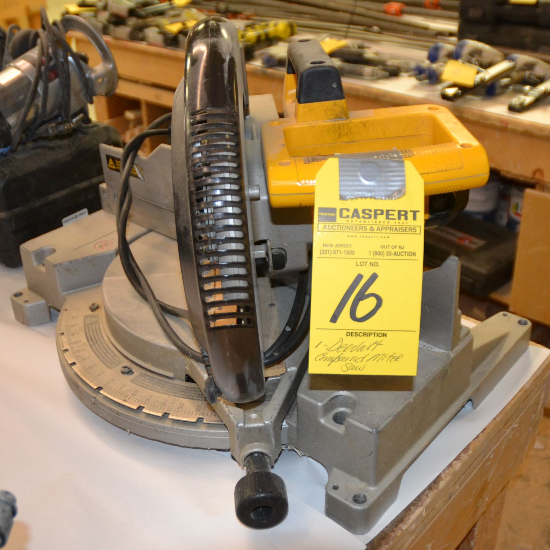 DEWALT COMPOUND MITER SAW M:DW705