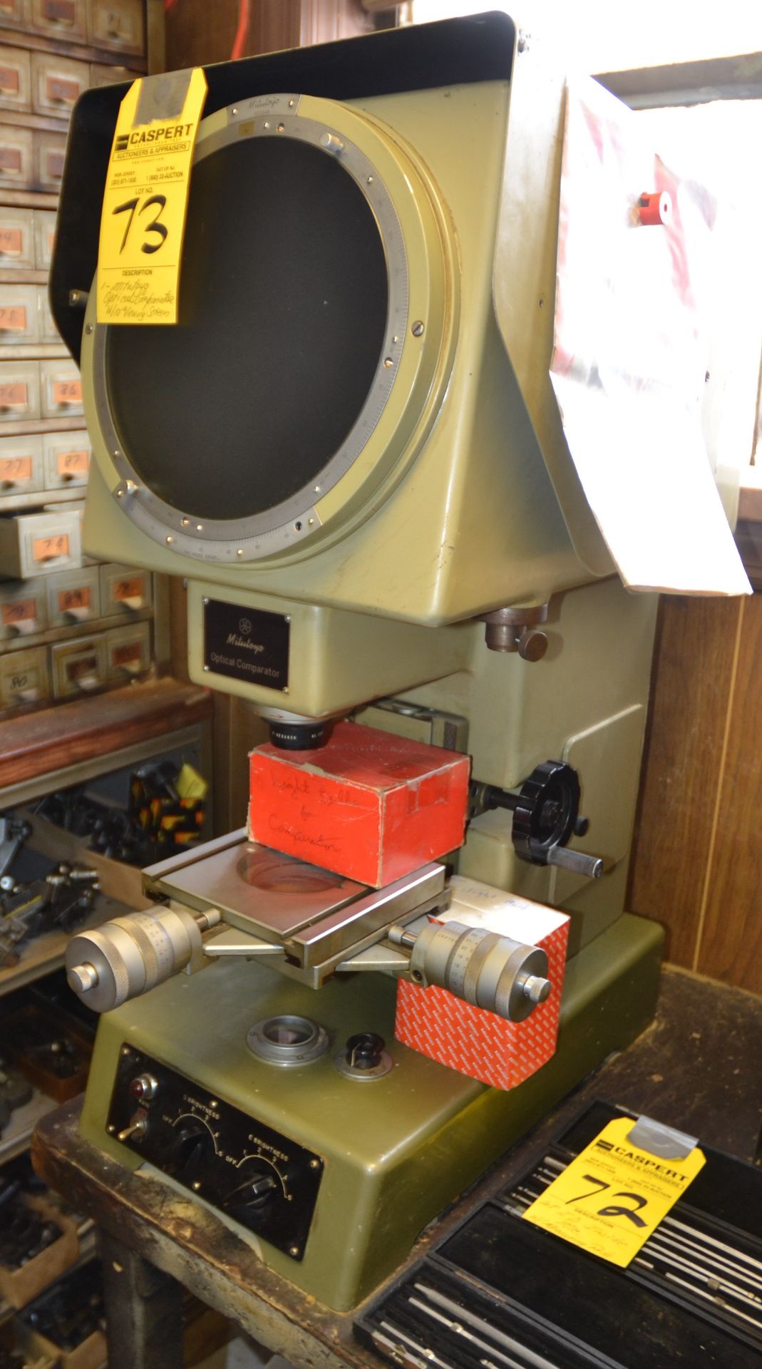 Mitutoyo Optical Comparator with 10" Viewing Screen