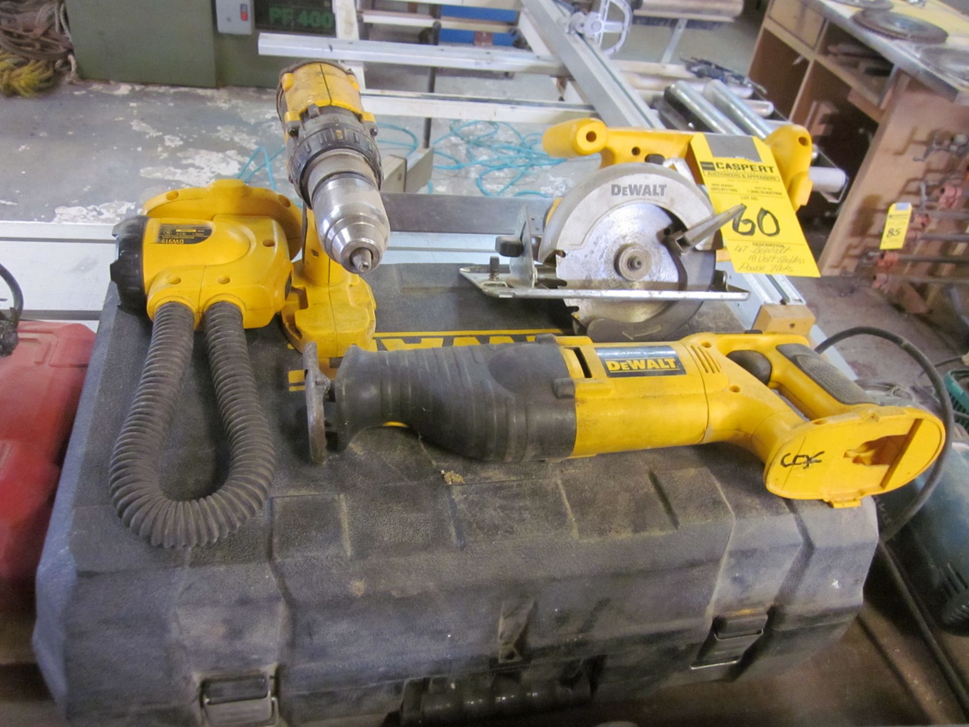 LOT - DEWALT 18 VOLD GORDLESS POWERTOOLS