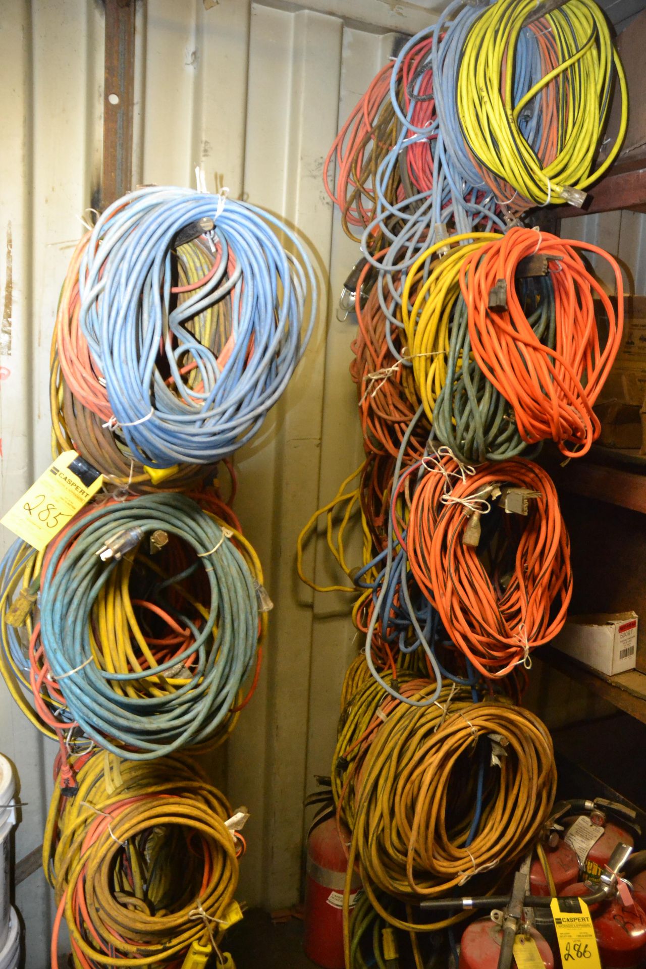LOT - ELECTRIC EXTENSION WIRE (CABLES)