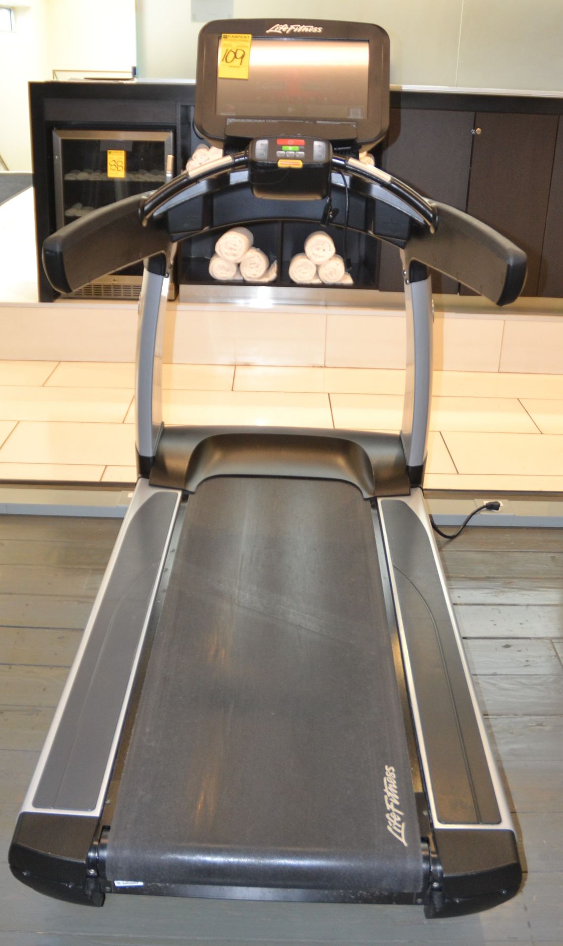 Life Fitness Flex Deck Shock Absorption Treadmill